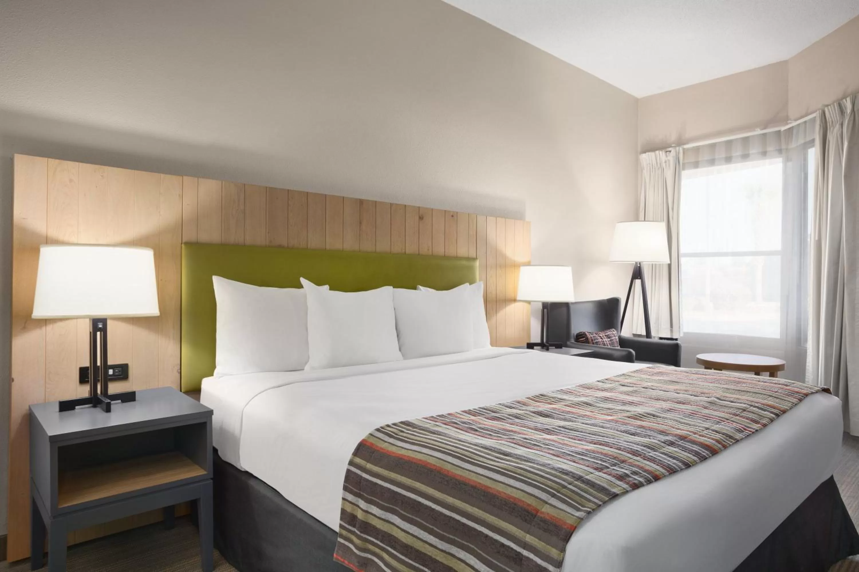 Photo of the whole room, Bed in Country Inn & Suites by Radisson, Florence, SC