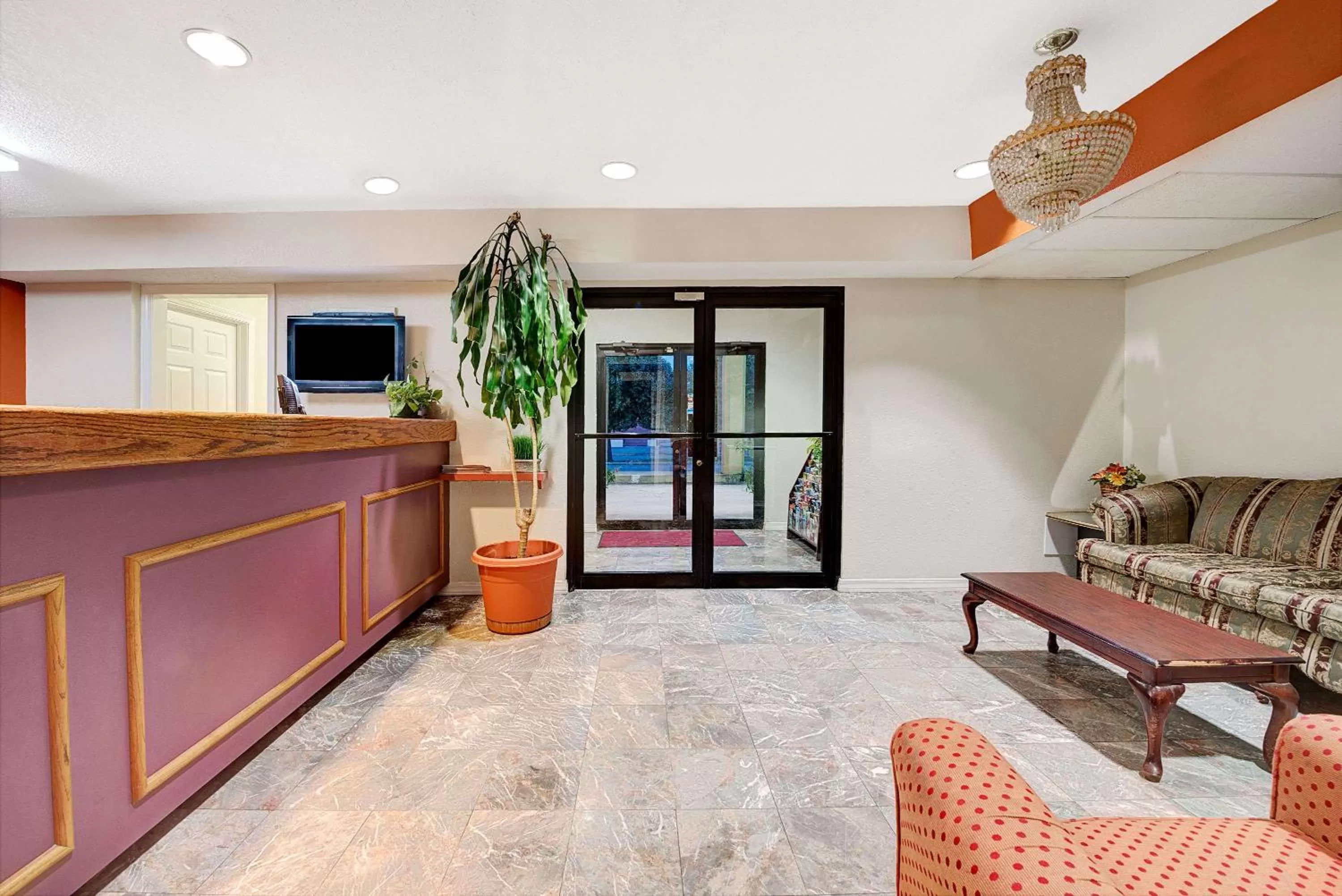 Lobby or reception in Super 8 by Wyndham Dallas South