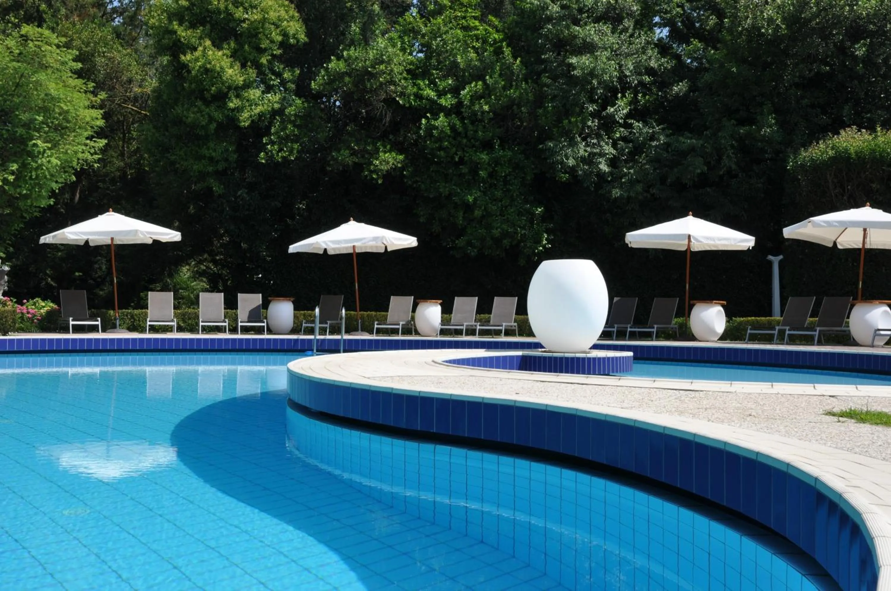 Swimming pool in Hotel Villa Condulmer