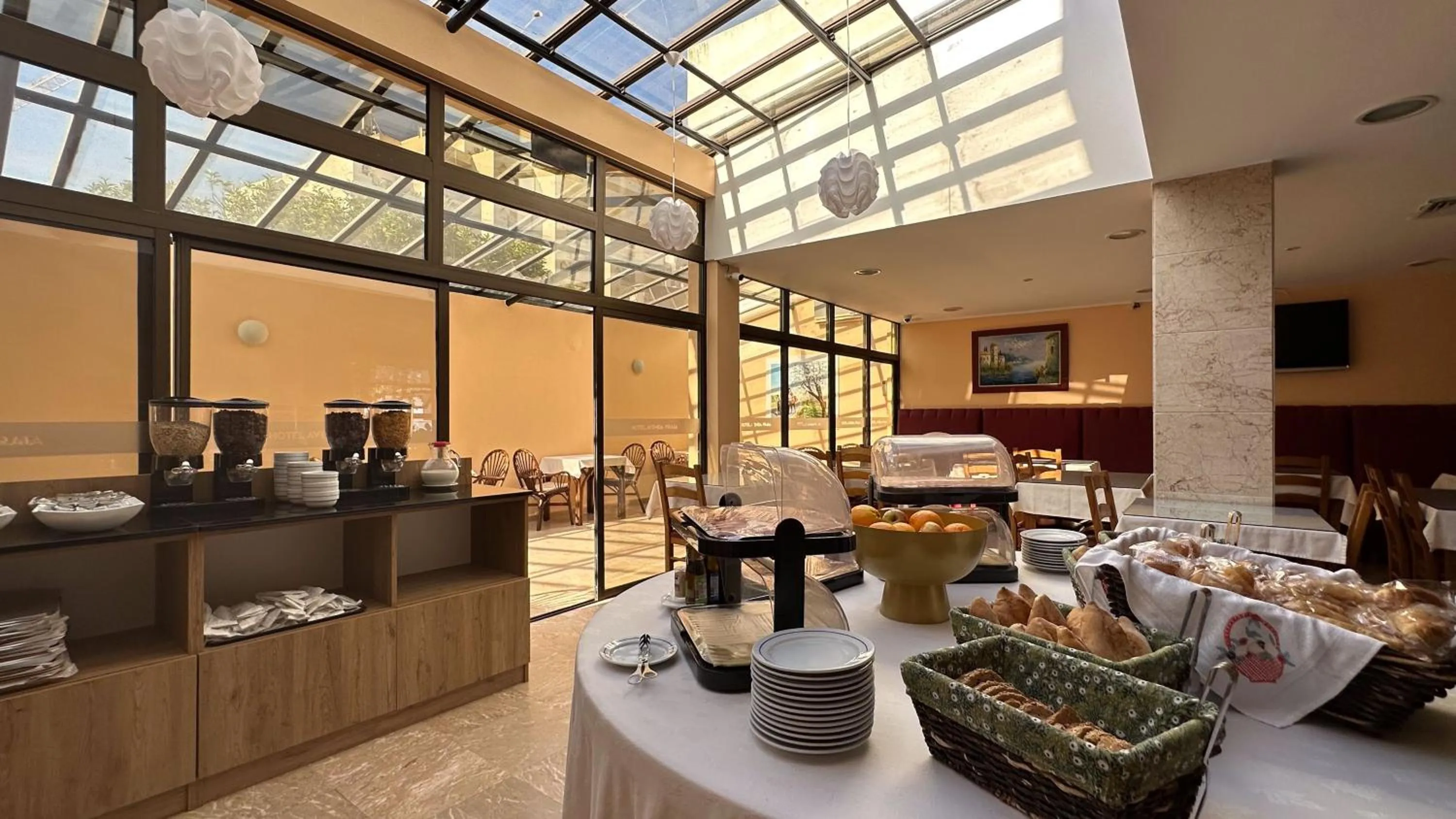 Food and drinks in Hotel Avenida Praia