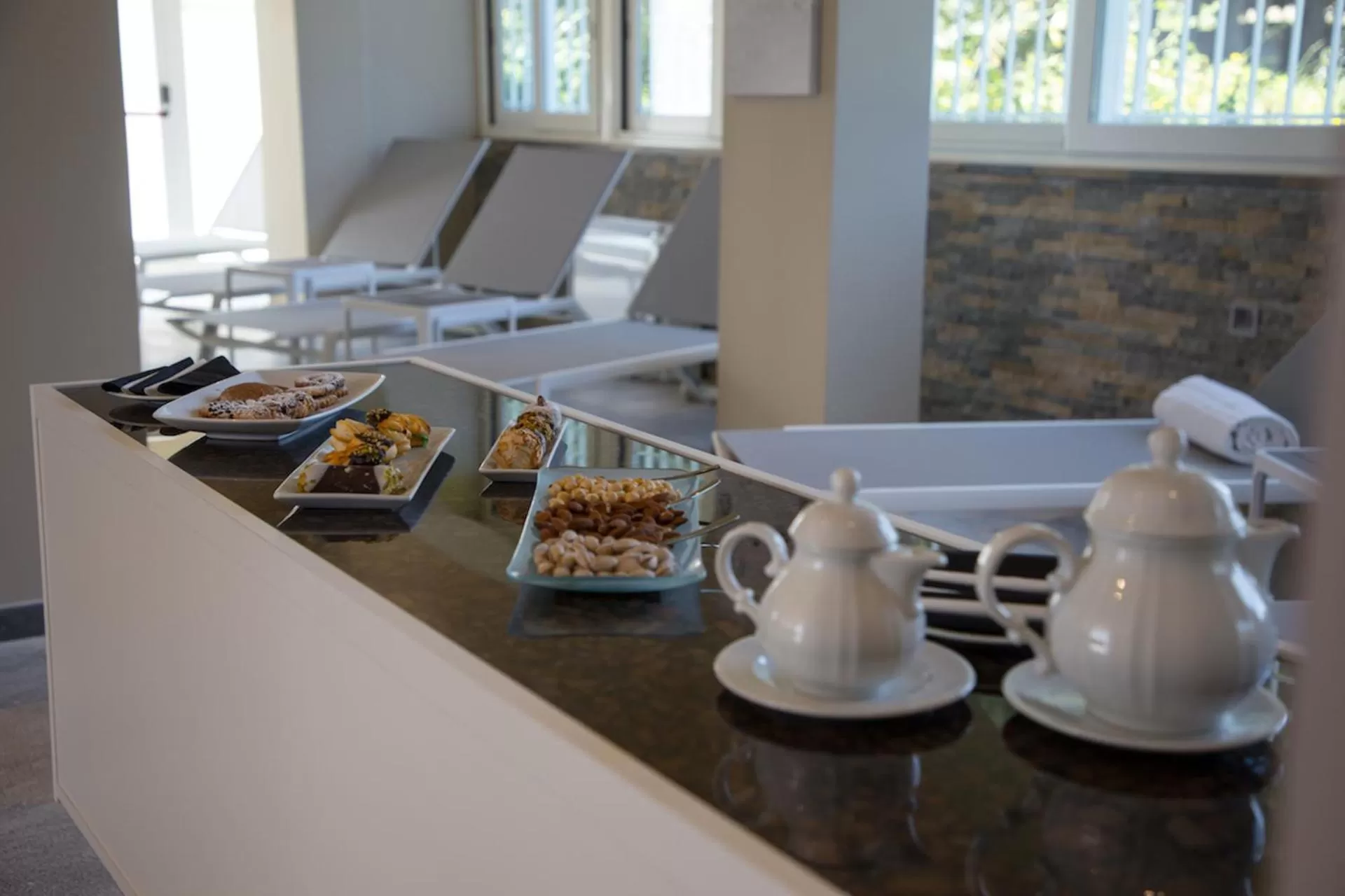Coffee/tea facilities in Principe Alogna Hotel & SPA