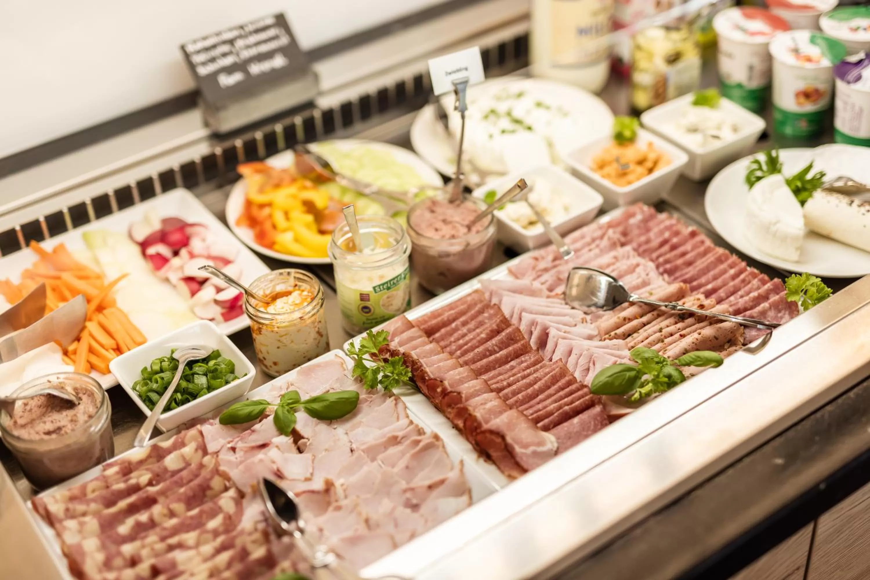 Buffet breakfast in Hotel Smart Liv'in