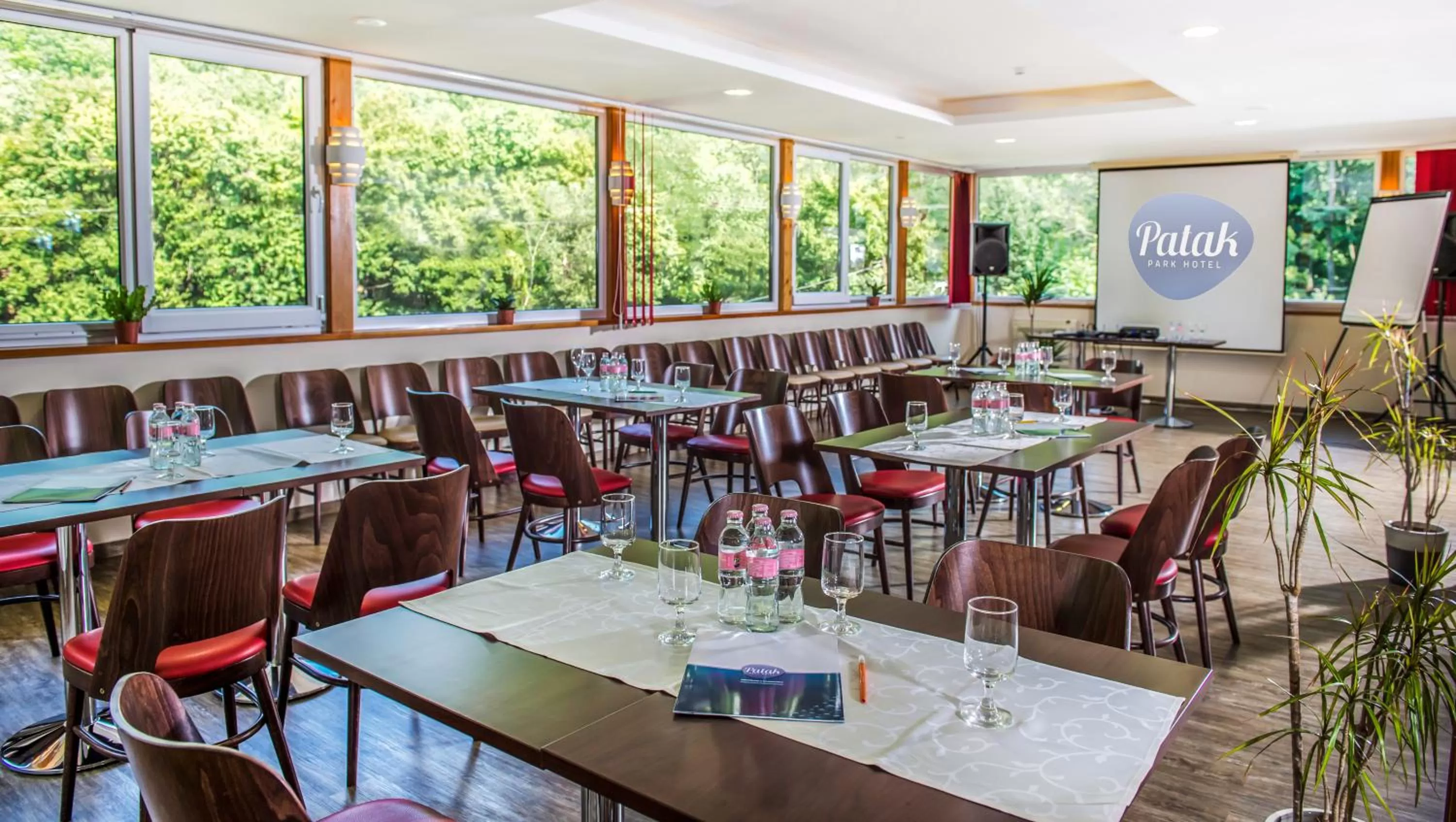 Property logo or sign in Patak Park Hotel Visegrád