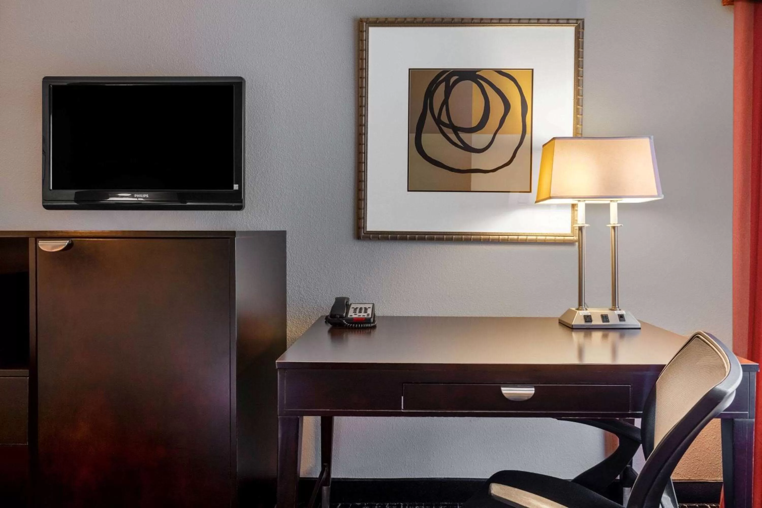 Photo of the whole room in La Quinta by Wyndham Lumberton