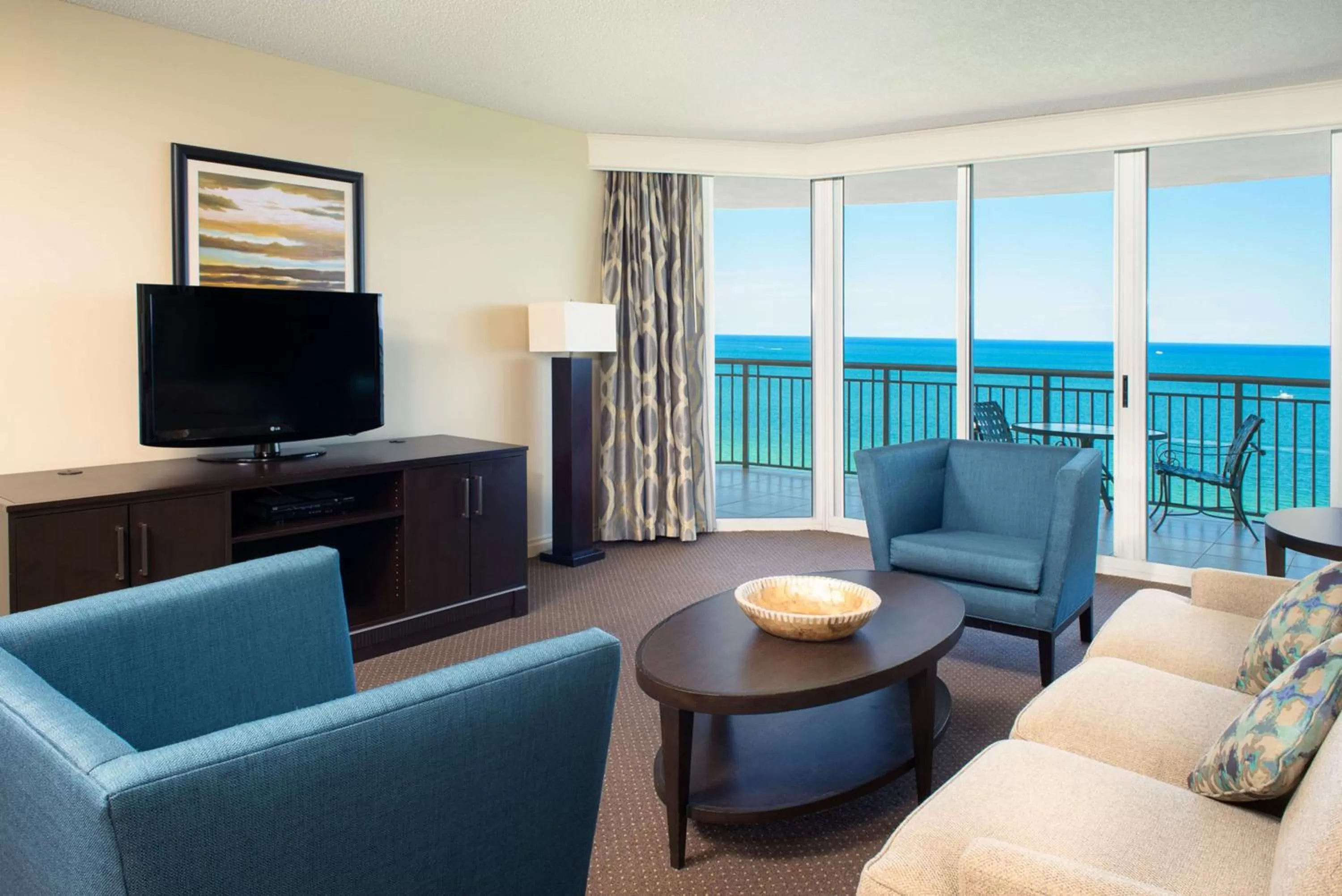 Living room in DoubleTree by Hilton Ocean Point Resort - North Miami Beach