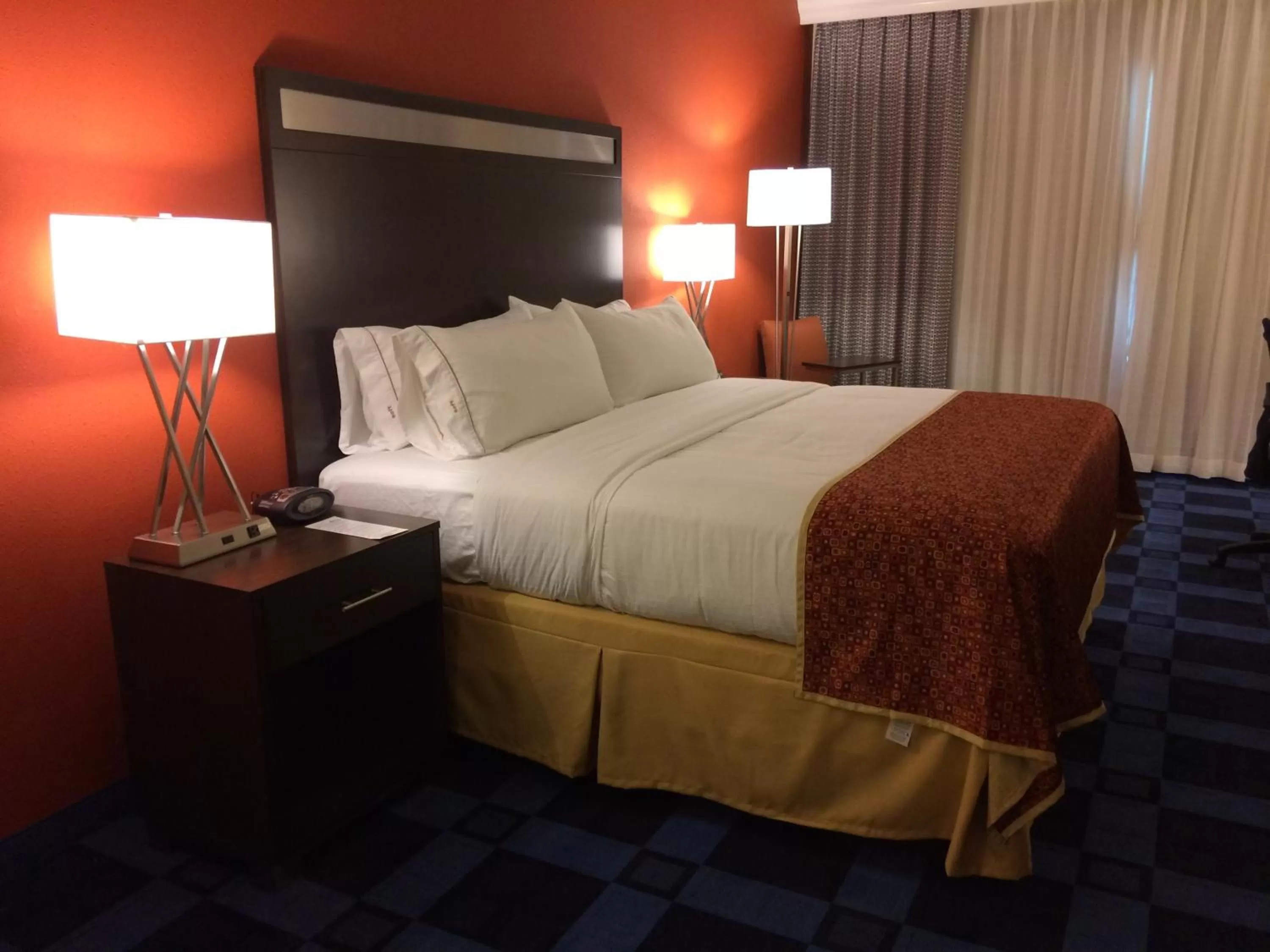 Bedroom, Bed in Holiday Inn Express and Suites Columbia University Area by IHG