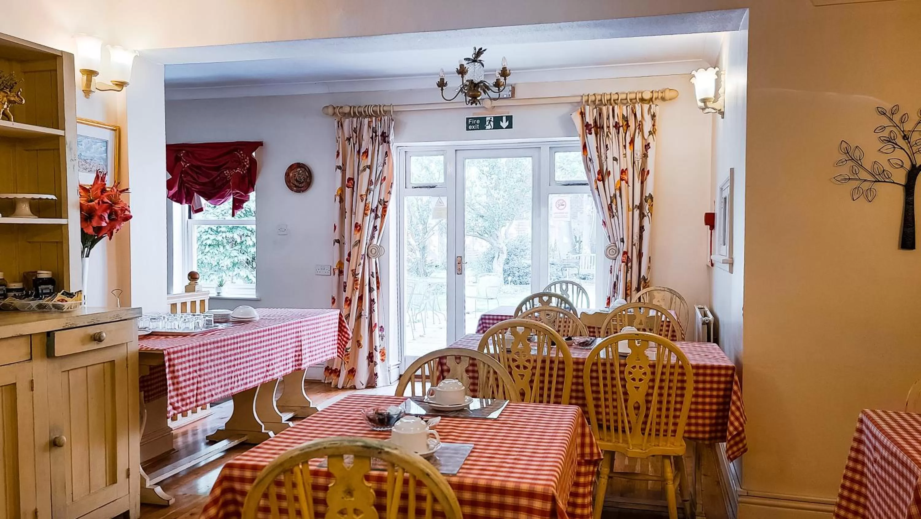 Restaurant/places to eat in Pickwicks Guest House