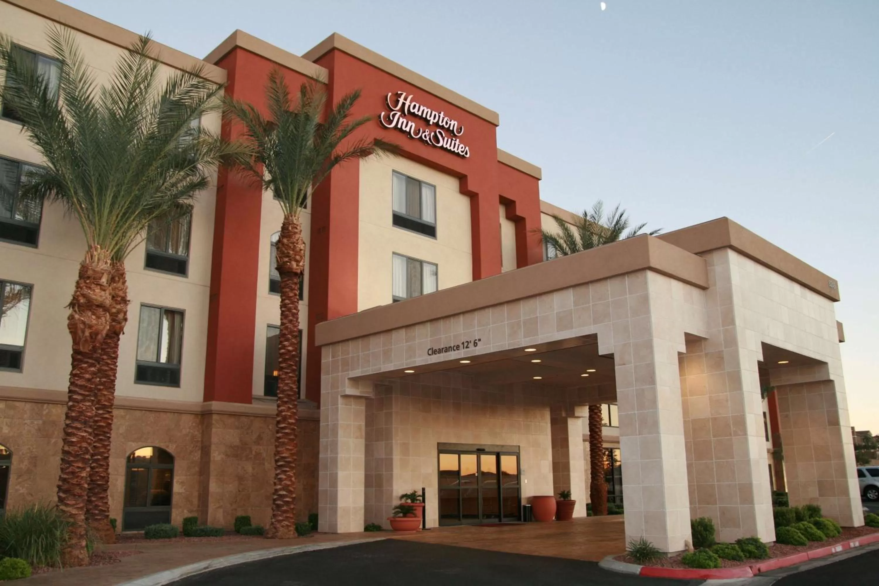 Property building in Hampton Inn & Suites Las Vegas South
