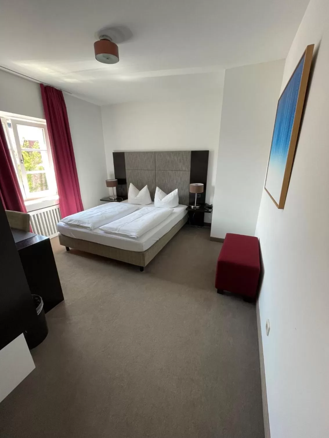 Bedroom, Bed in Hotel Münchner Hof