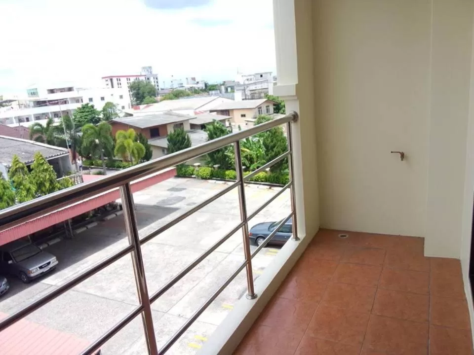 Balcony/Terrace in Pearl Place Hotel