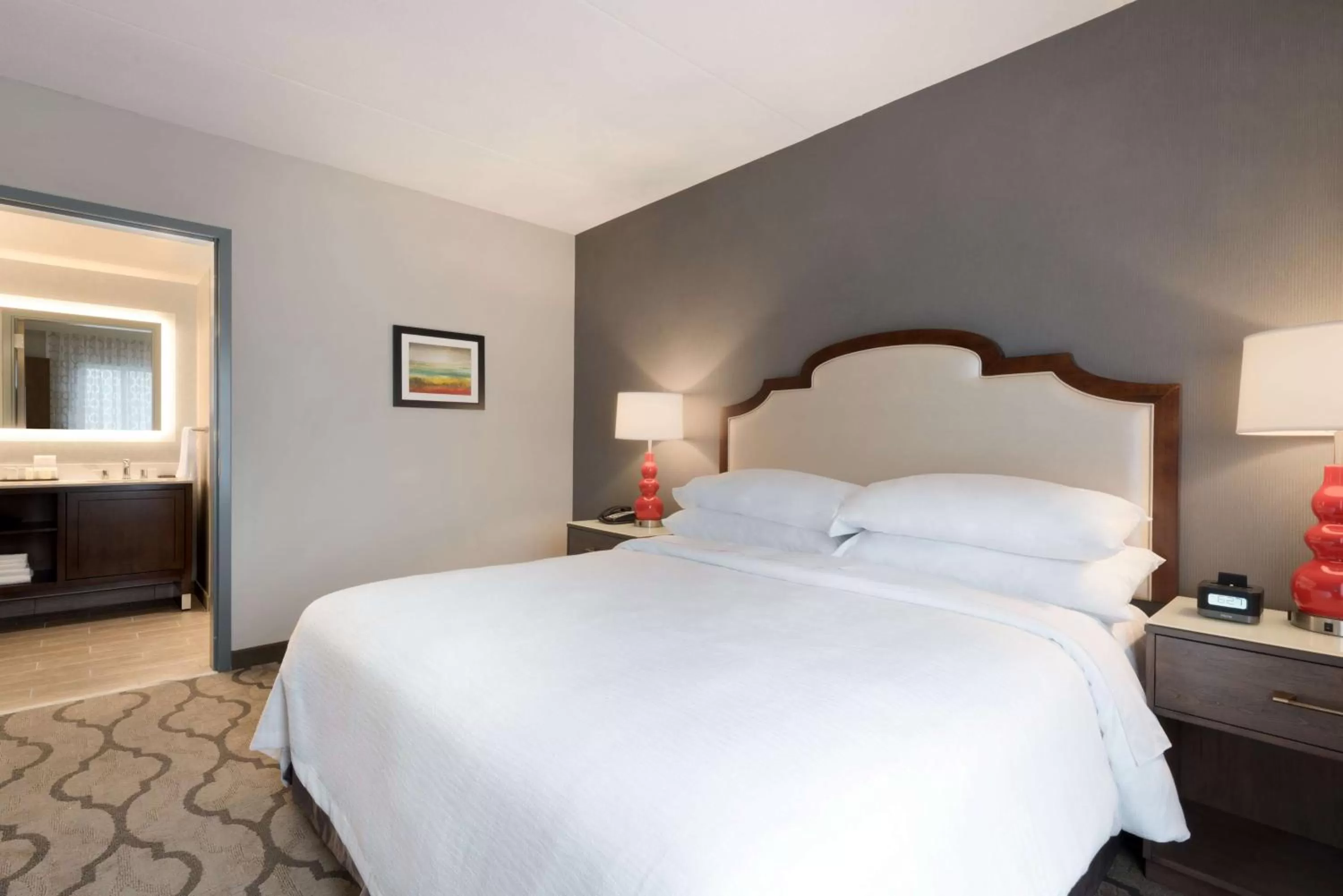 Bed in Embassy Suites by Hilton Chicago Naperville