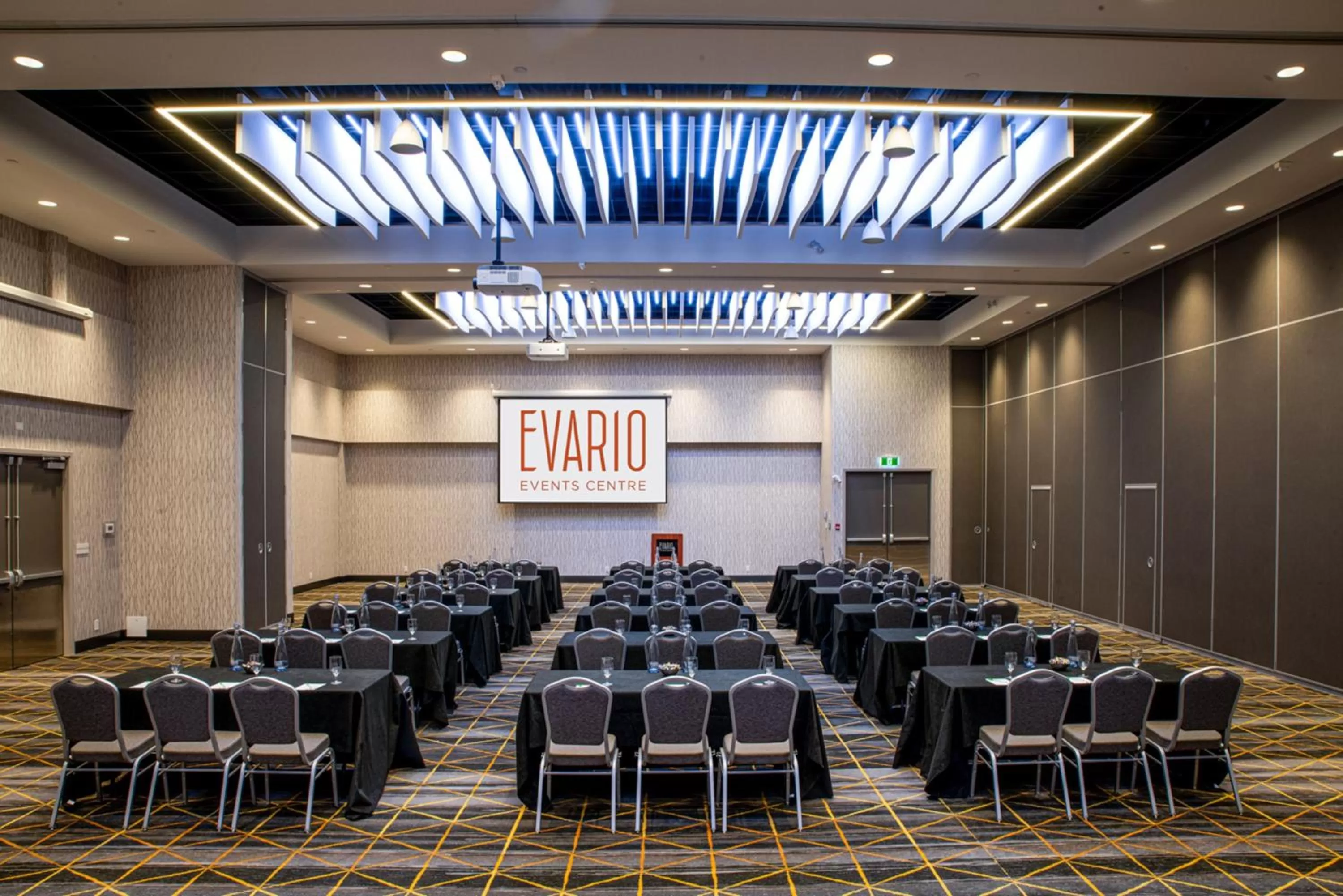 Meeting/conference room in Holiday Inn Edmonton South - Evario Events by IHG