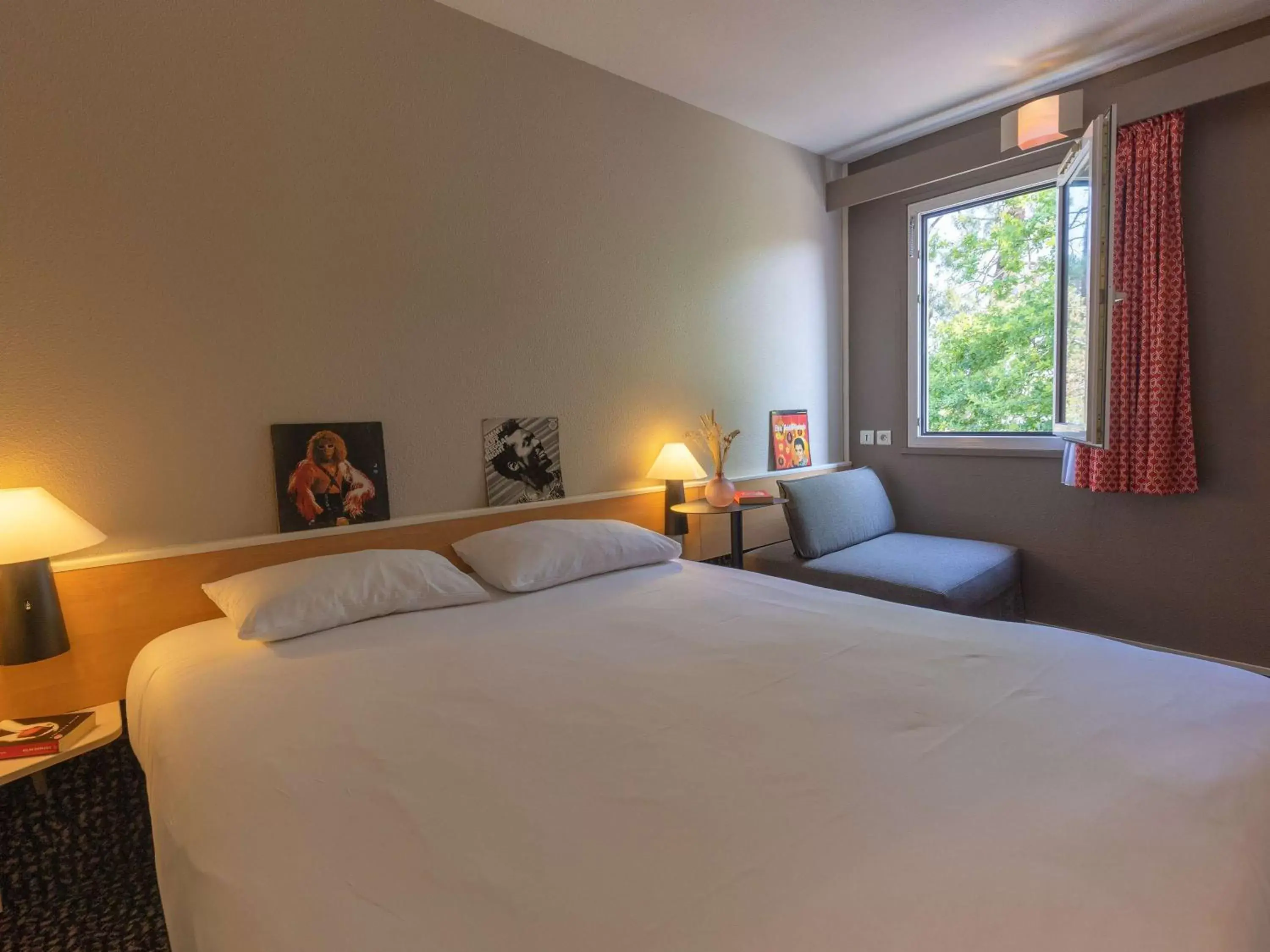 Standard Double Room in ibis Bordeaux Mérignac Standard Double Room in ibis Bordeaux Mérignac