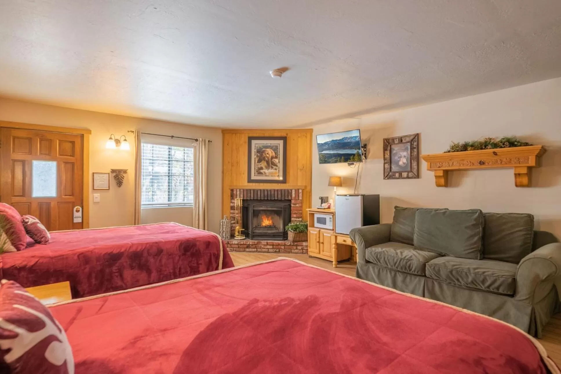 Photo of the whole room, Bed in Black Forest Lodge