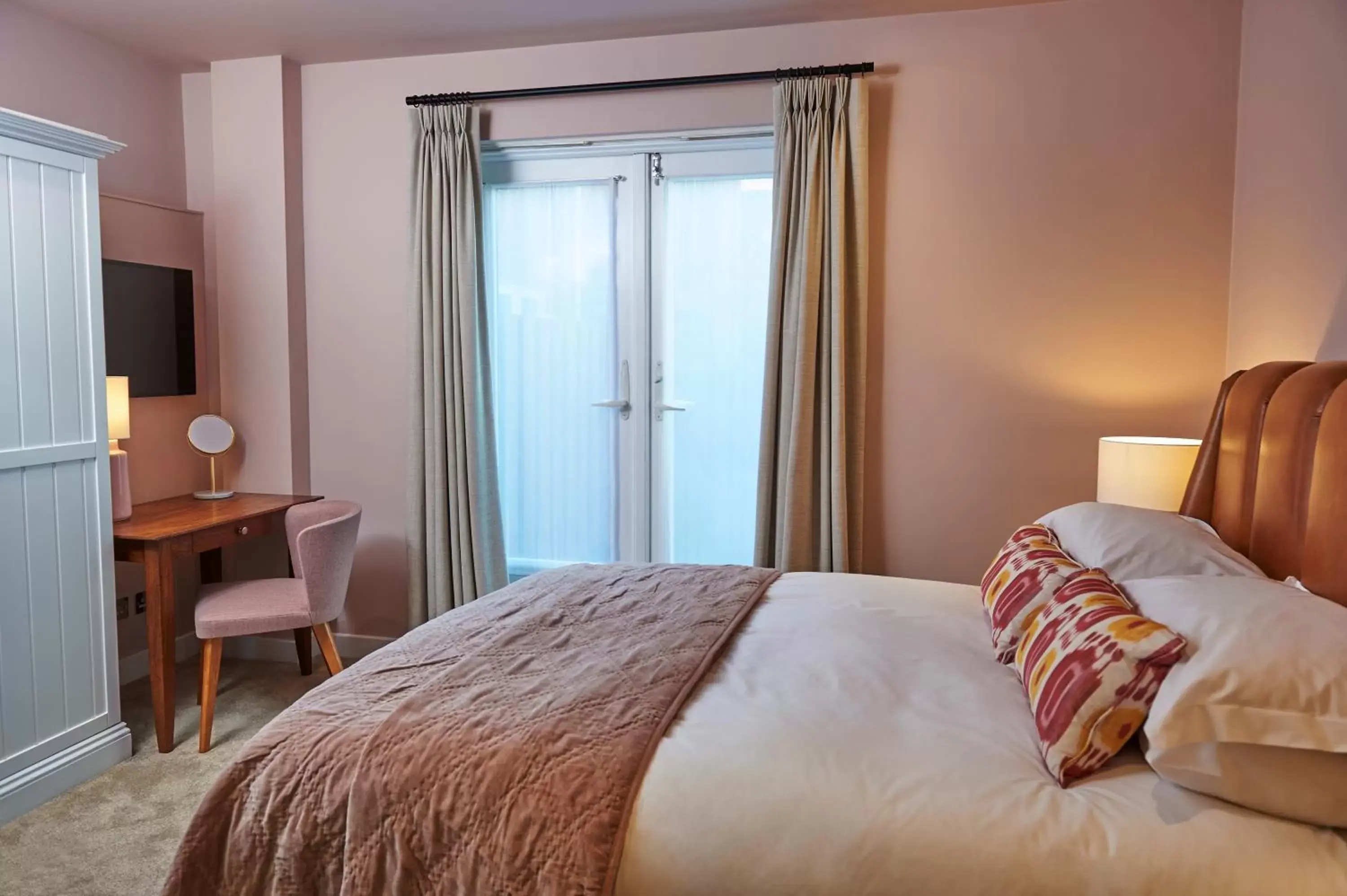 Cozy Classic Double in Hotel Du Vin & Bistro Brighton Cozy Classic Double in Hotel Du Vin & Bistro Brighton