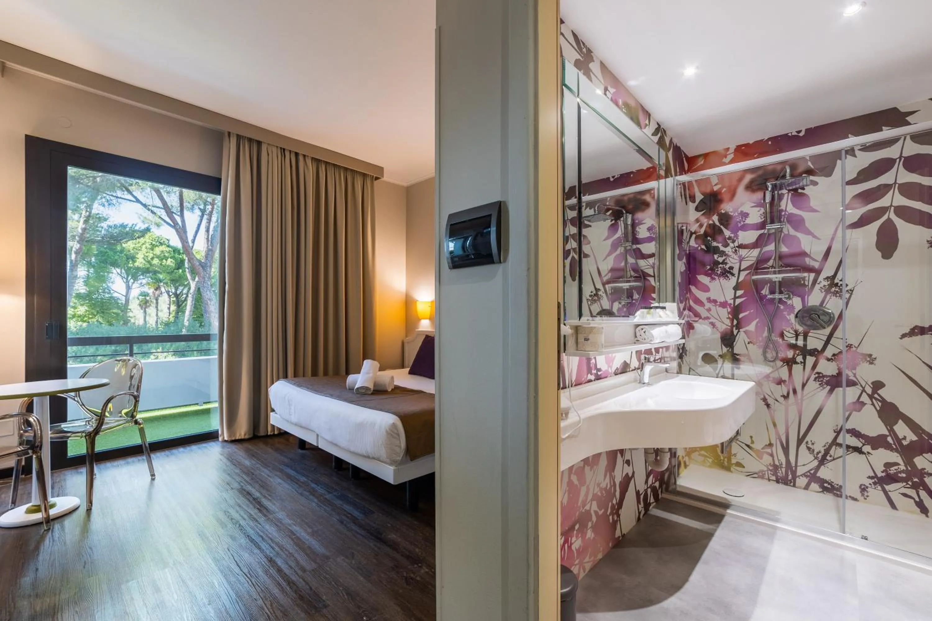 Photo of the whole room, Bed in Hotel Salus Terme - Adults Only