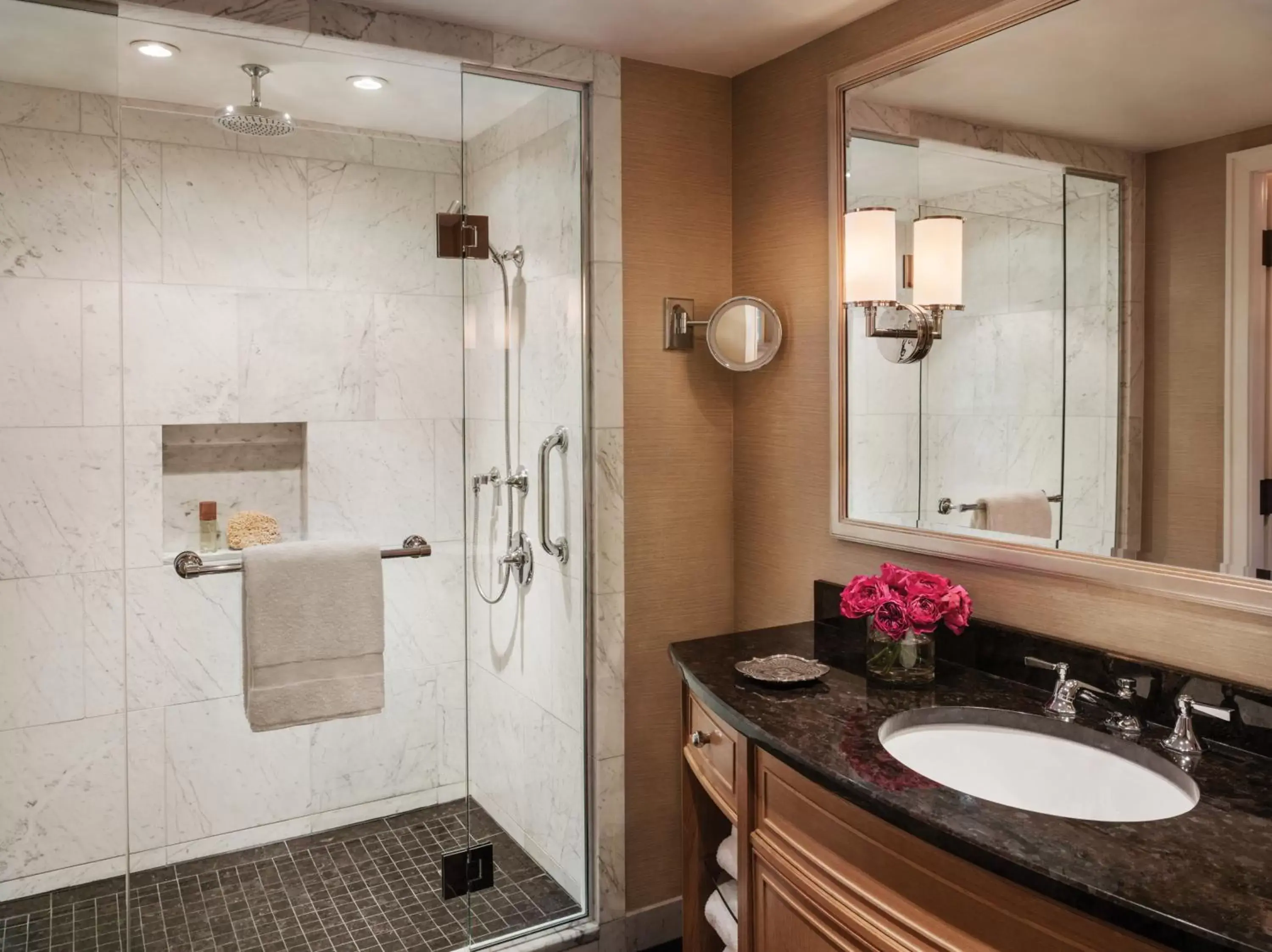 Deluxe Double Room with Two Double Beds - Disability Access in Four Seasons Boston Deluxe Double Room with Two Double Beds - Disability Access in Four Seasons Boston