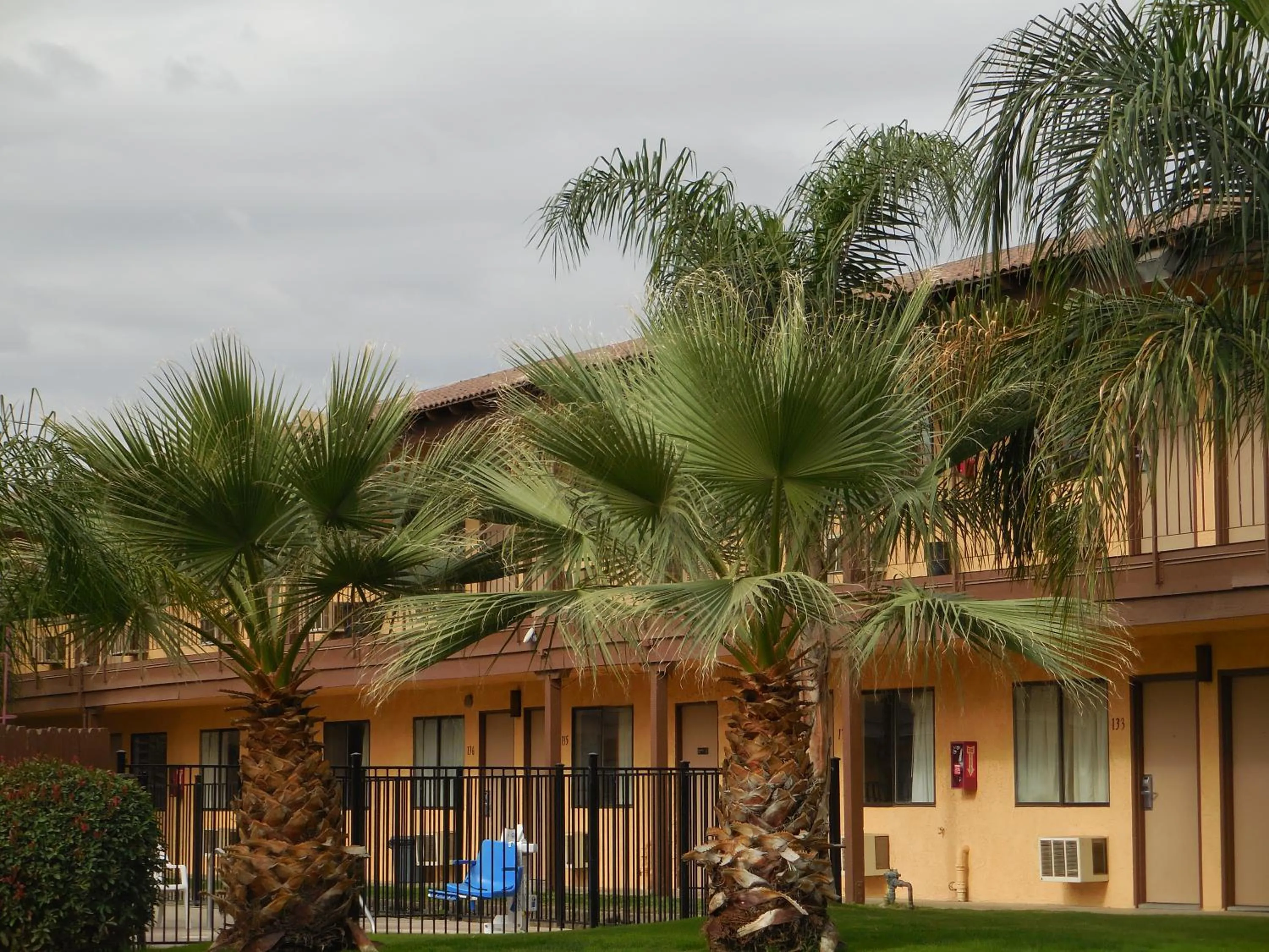 Area and facilities in Best Economy Inn & Suites