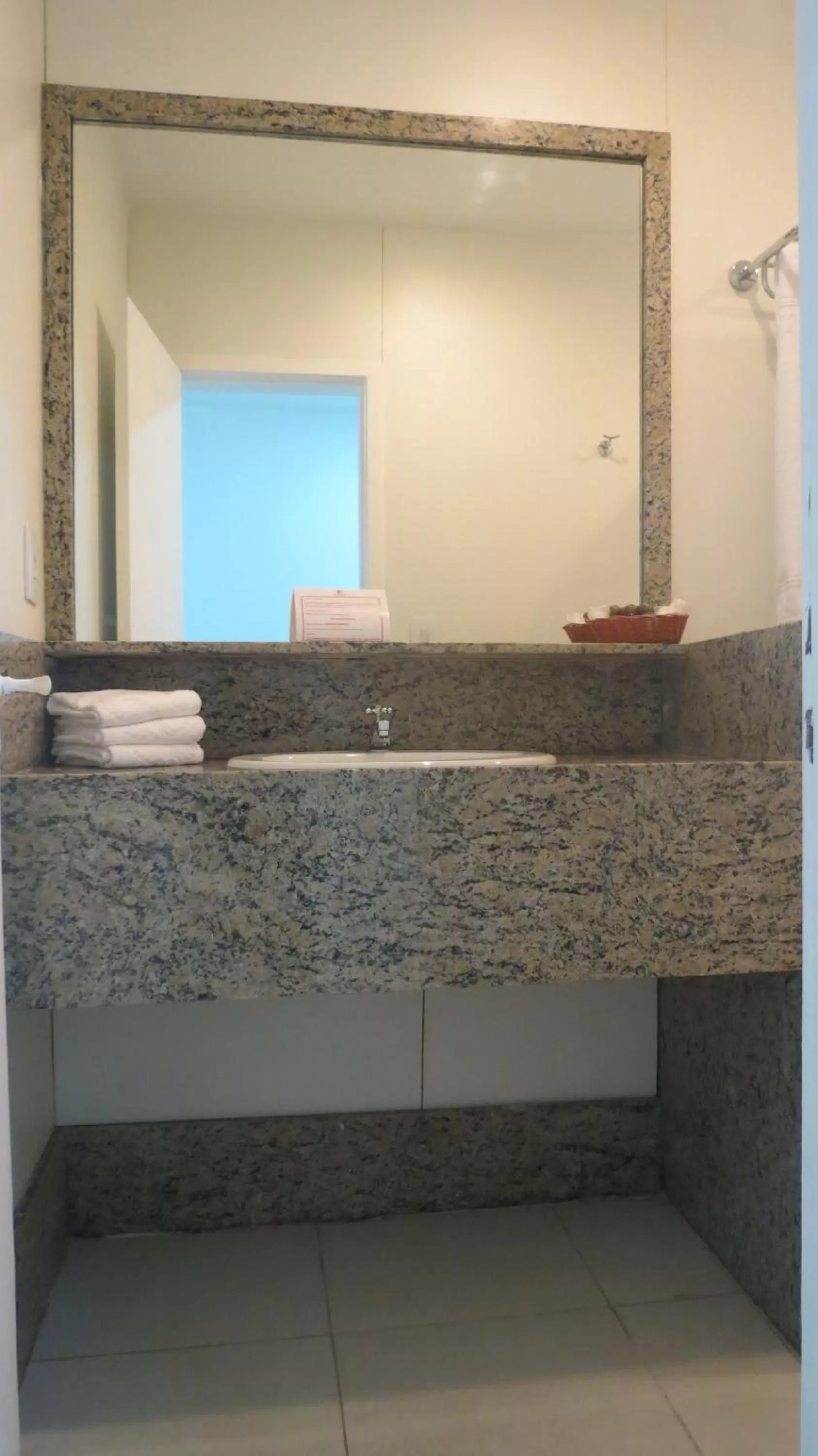 Bathroom in Atlântico Centro Apartments