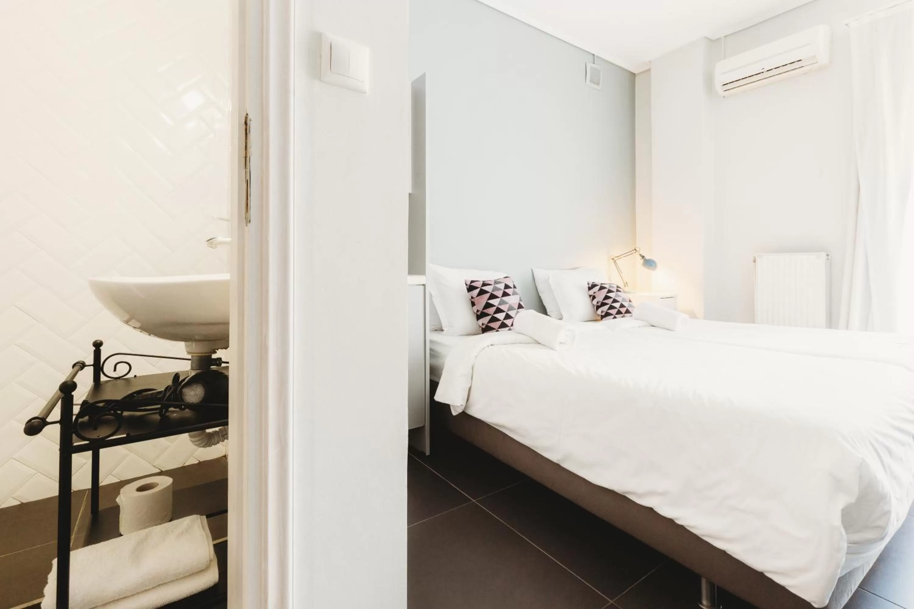 Bathroom, Bed in Athens Studios