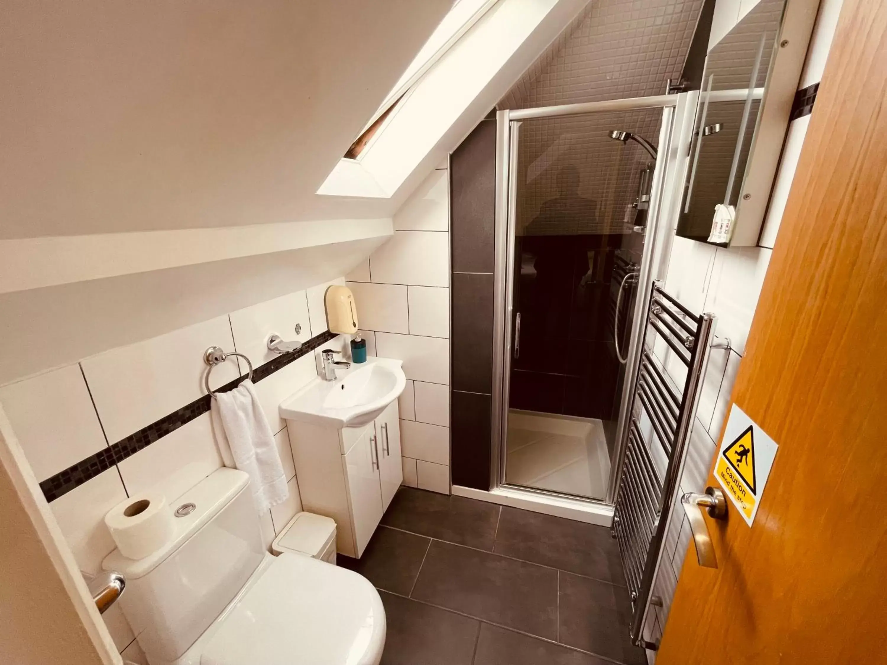 Standard Twin Room in Anchor Guest House Standard Twin Room in Anchor Guest House