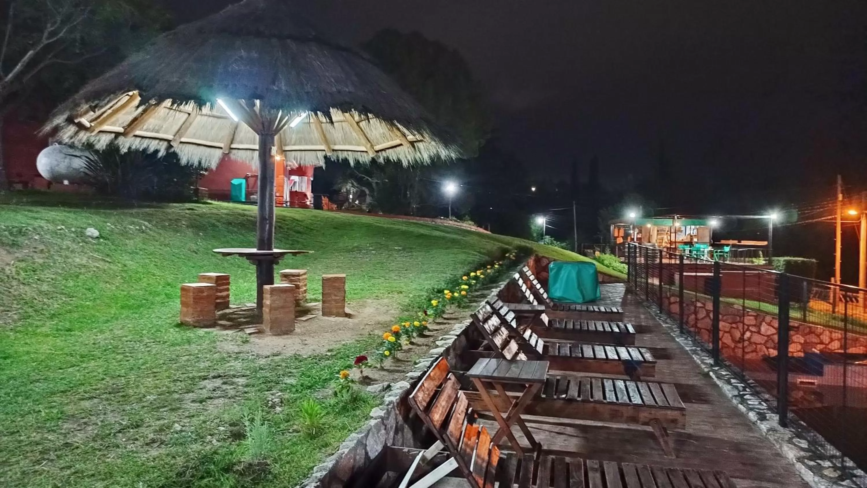 Night in Castelar - Hotel & Apart