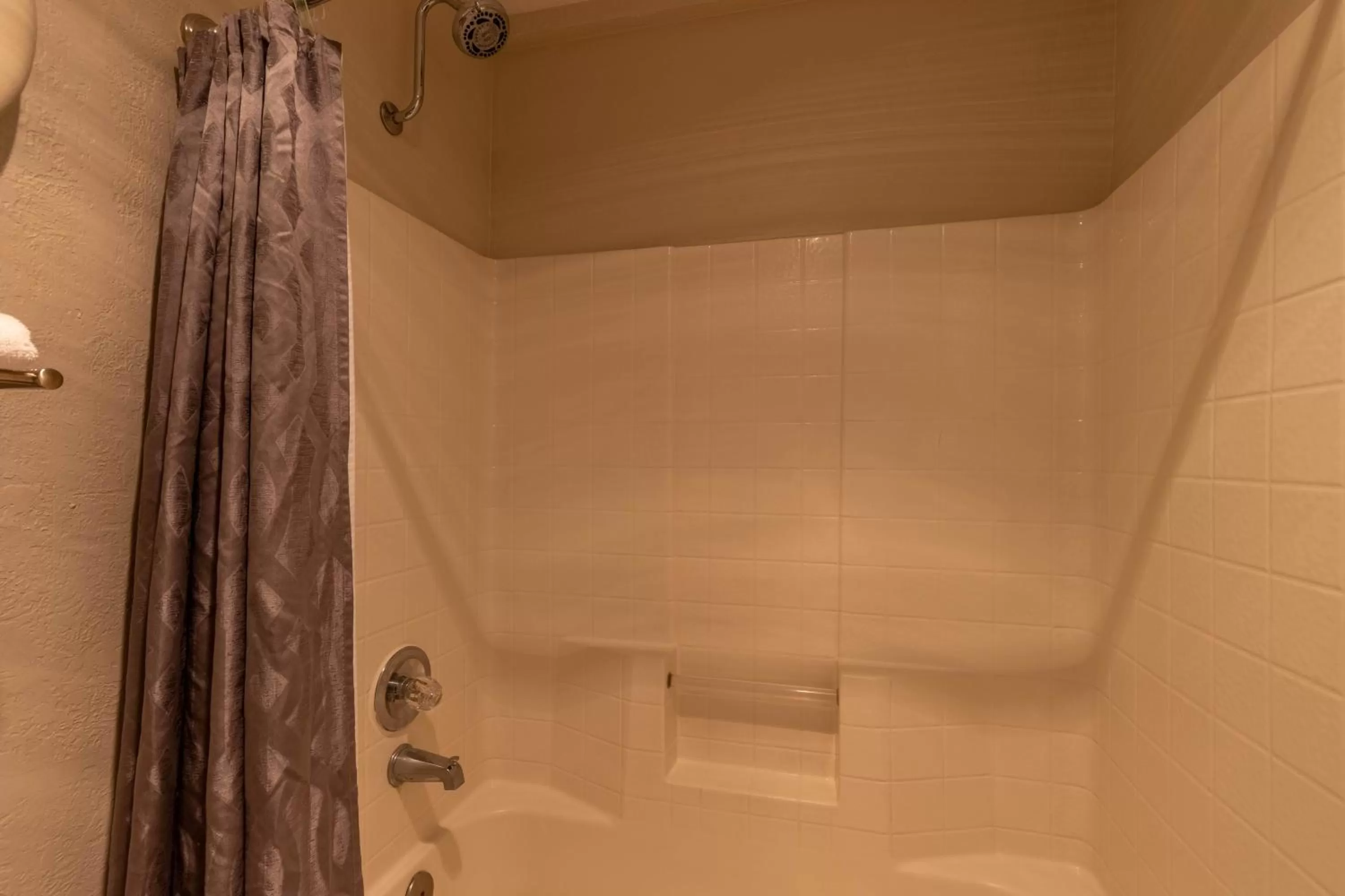 Bathroom in Cedars Resort