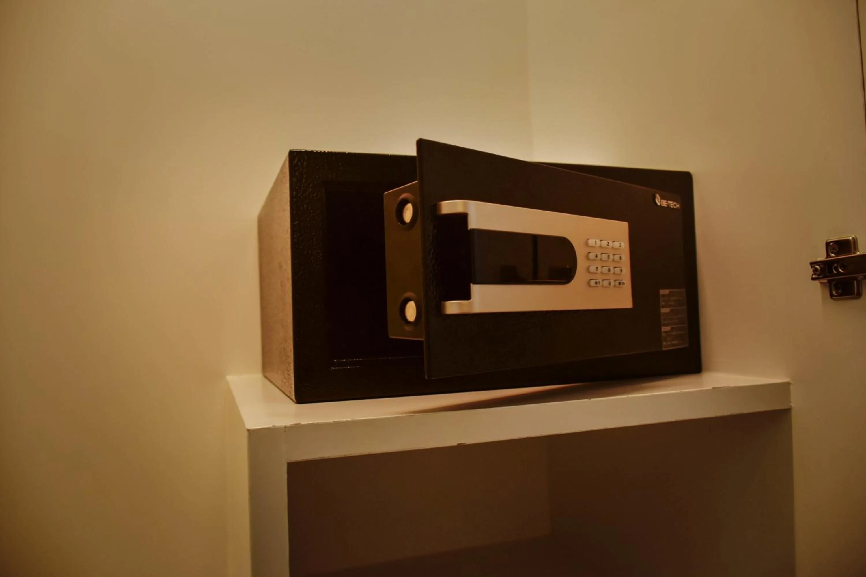 Area and facilities in Ocean and Ole Patong