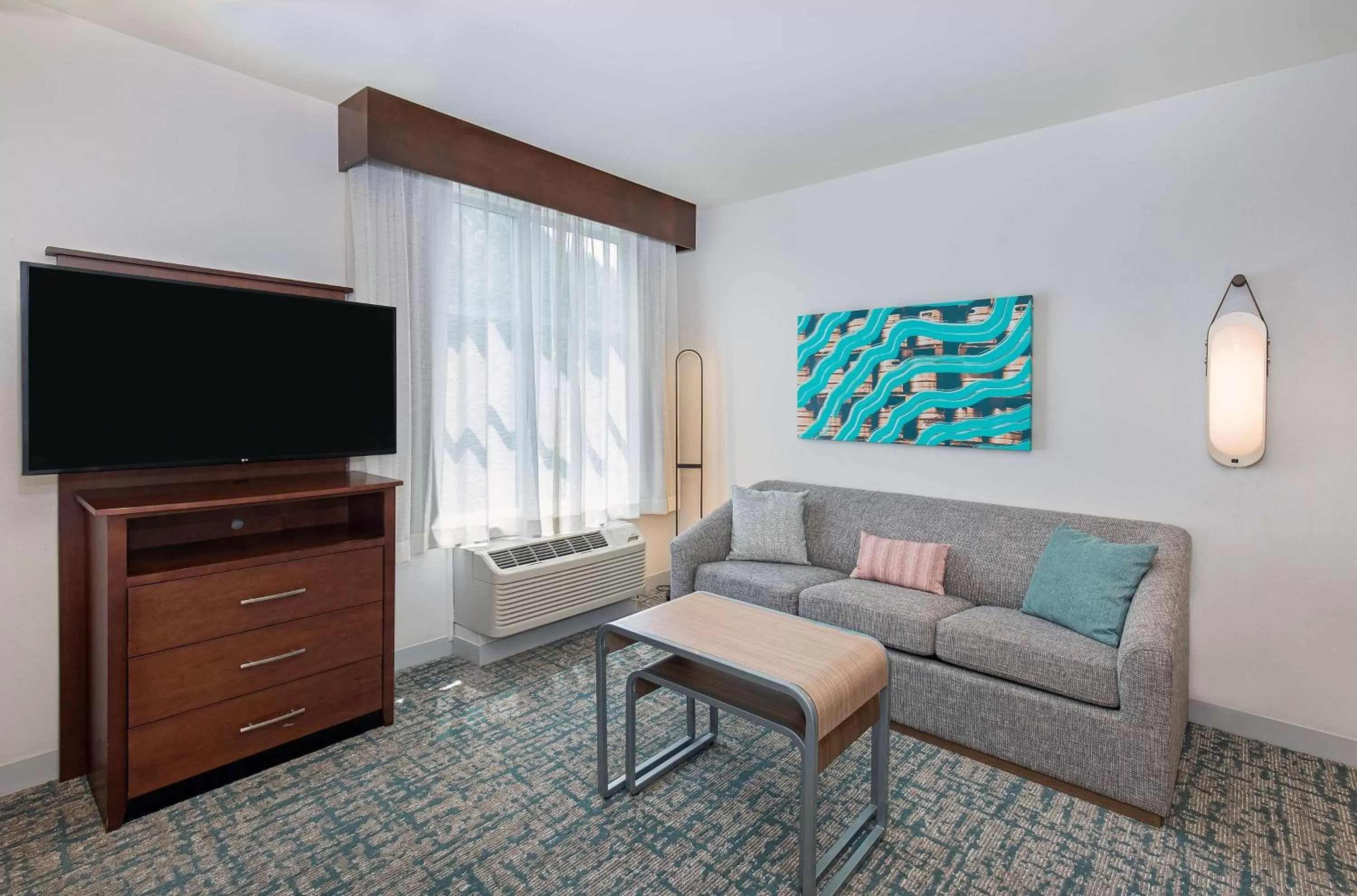 Living room in Homewood Suites by Hilton Atlanta Perimeter Center