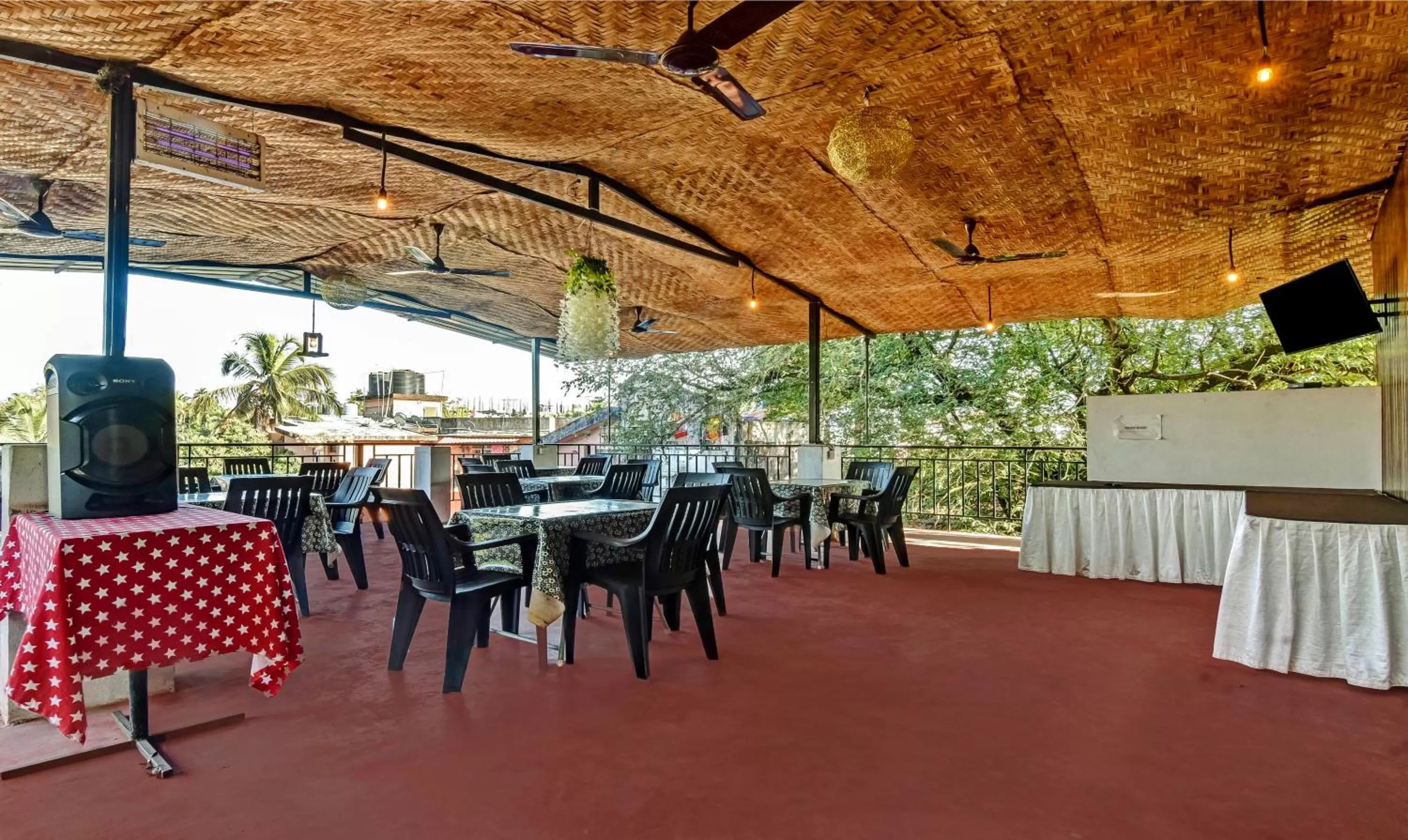 Breakfast, Restaurant/Places to Eat in Itsy By Treebo - Samara Holiday Homes