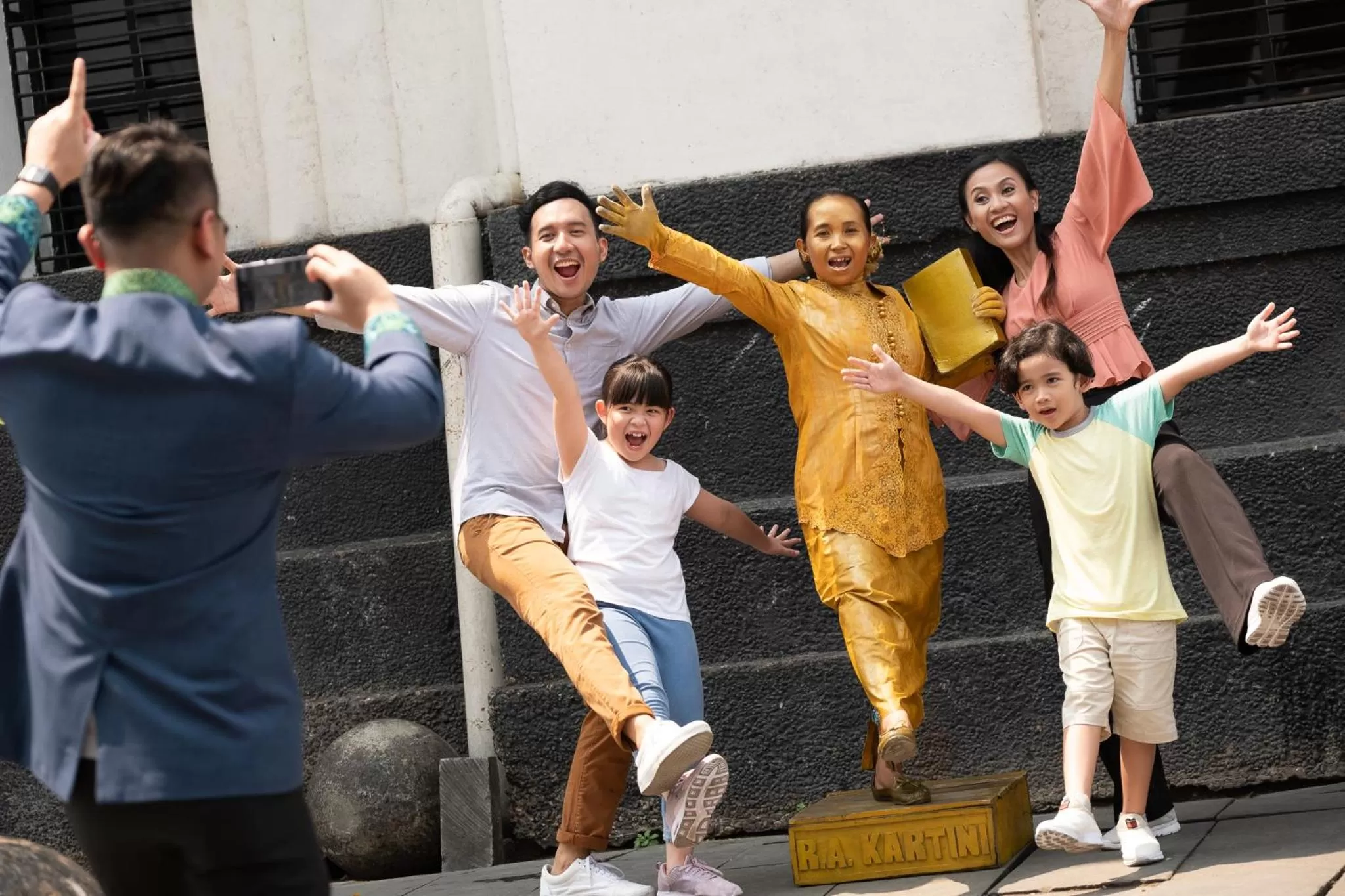 People in Holiday Inn & Suites Jakarta Gajah Mada by IHG