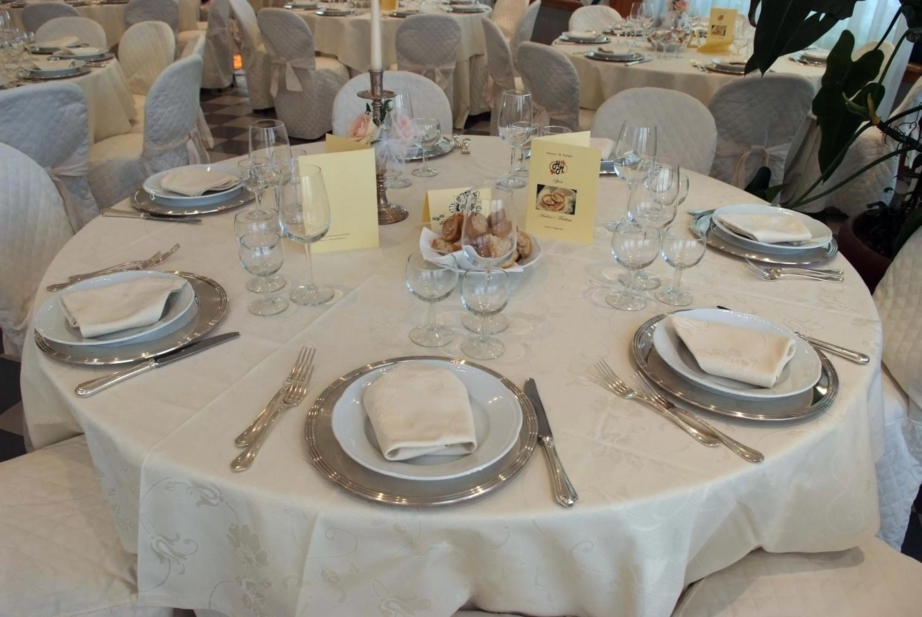 Restaurant/places to eat in Platani Hotel