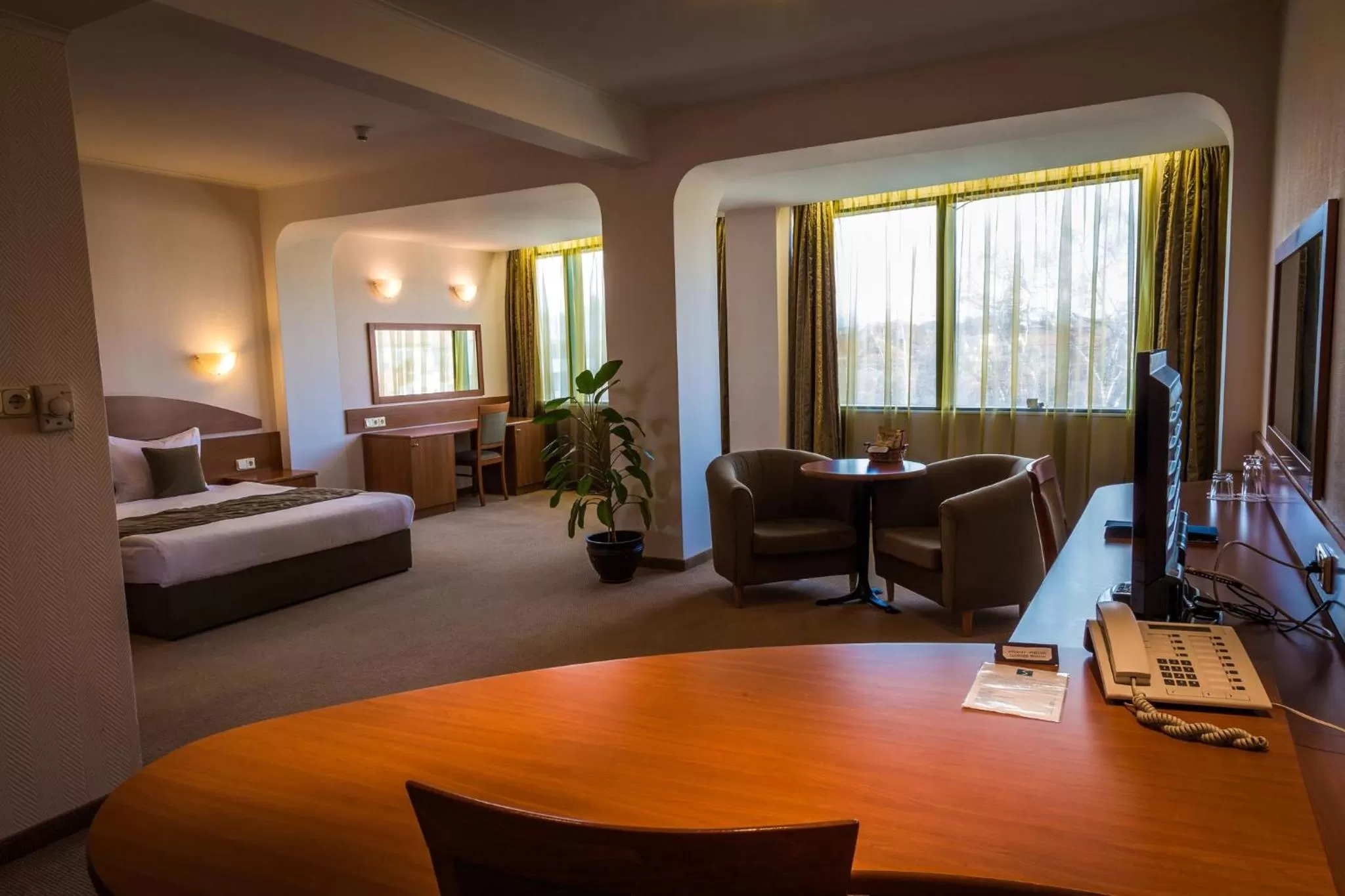 Photo of the whole room, Bed in Hotel Sevlievo Plaza