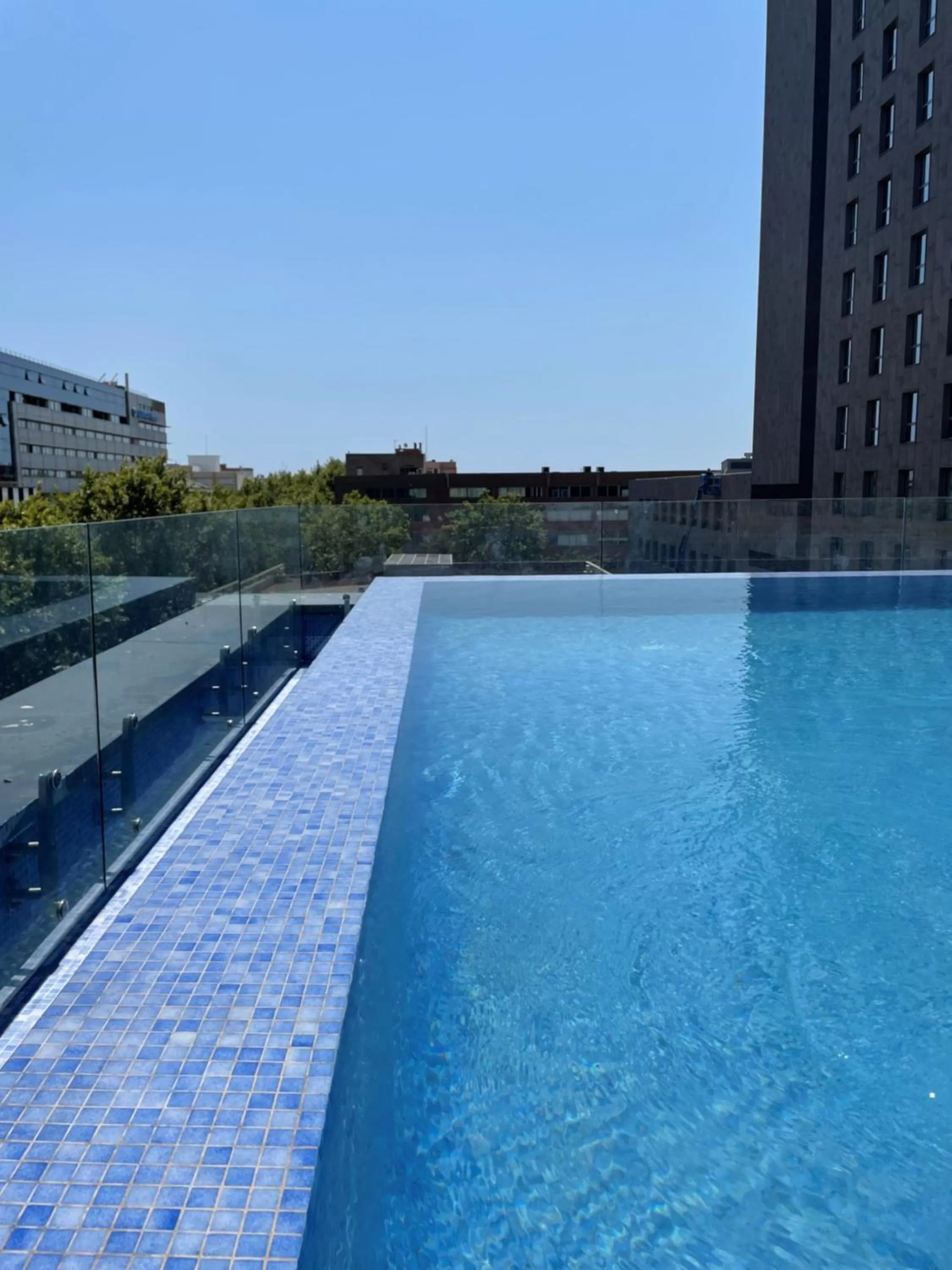 Swimming pool in Hotel Paxton Barcelona