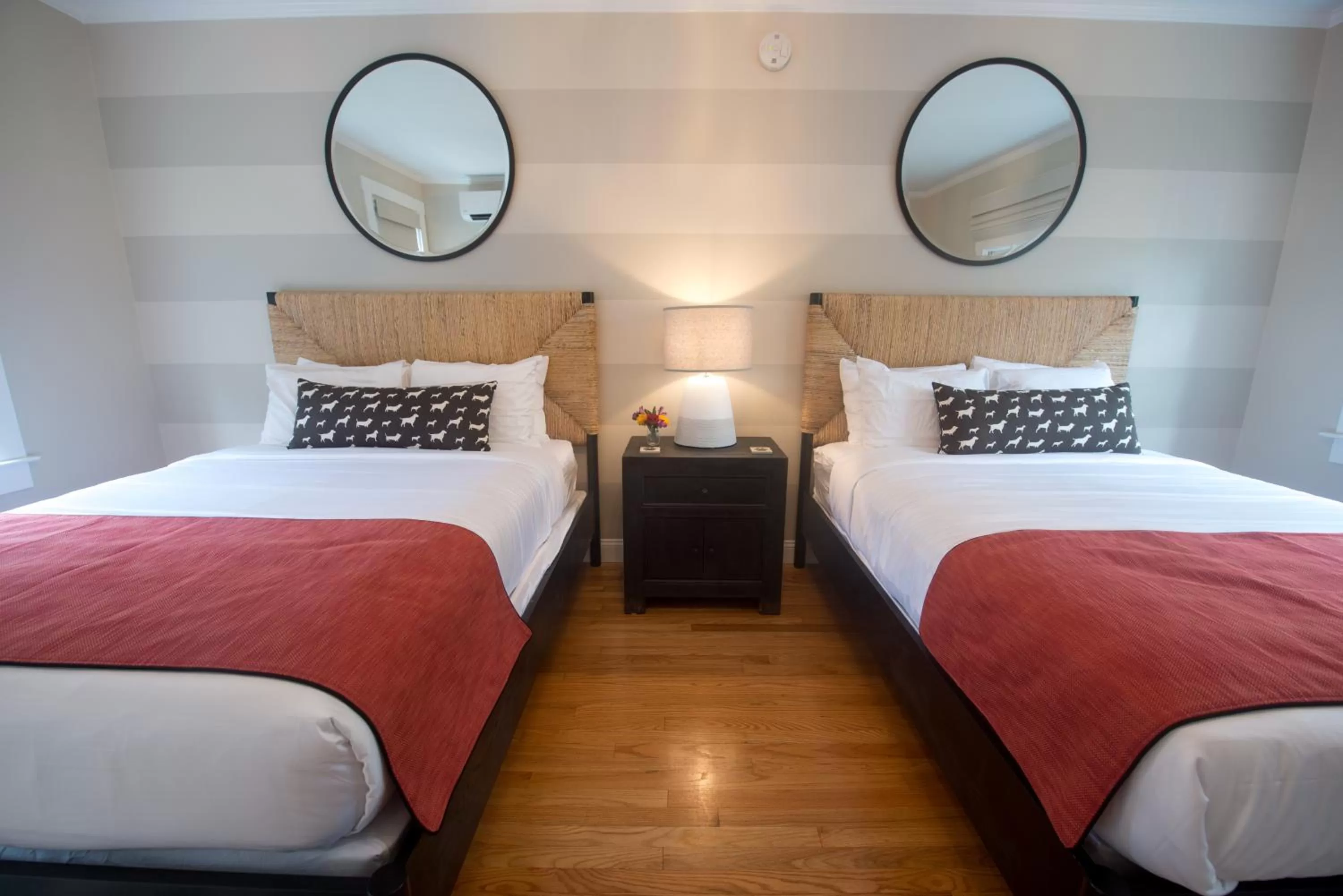 Room 4 in Paws on Pelham