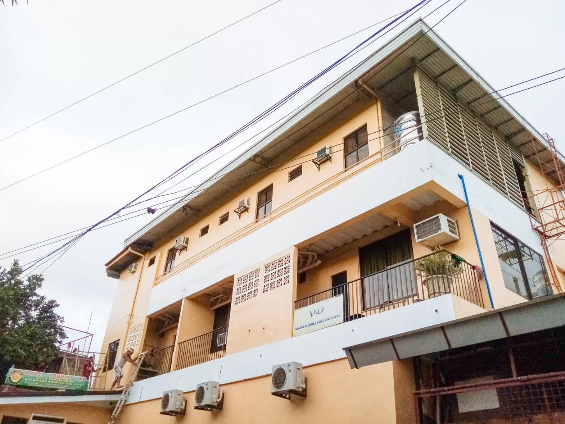 Property building in RedDoorz near Baclay Drive Super Metro