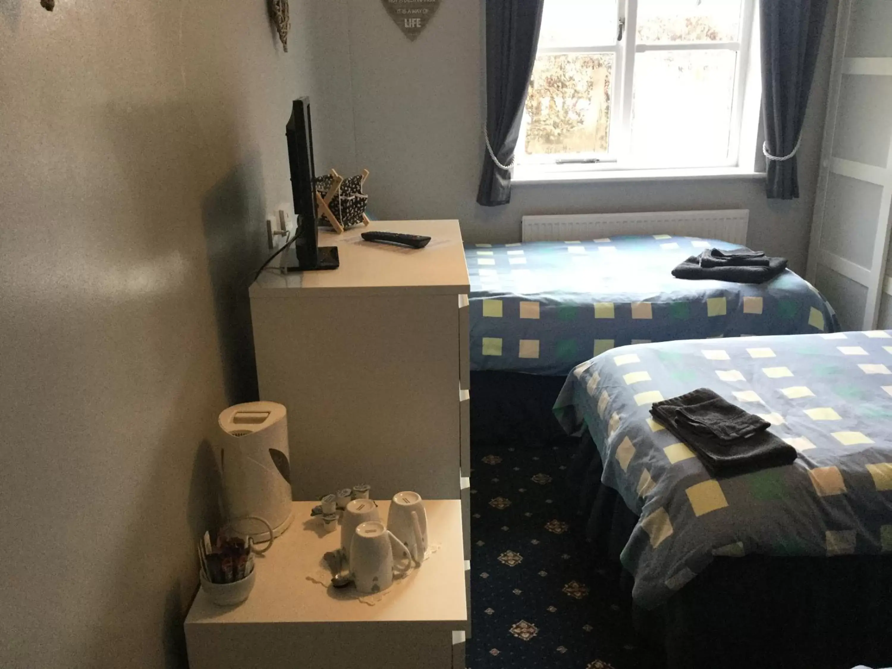 Triple Room with Bathroom - single occupancy in Trem Hyfryd B&B Triple Room with Bathroom - single occupancy in Trem Hyfryd B&B