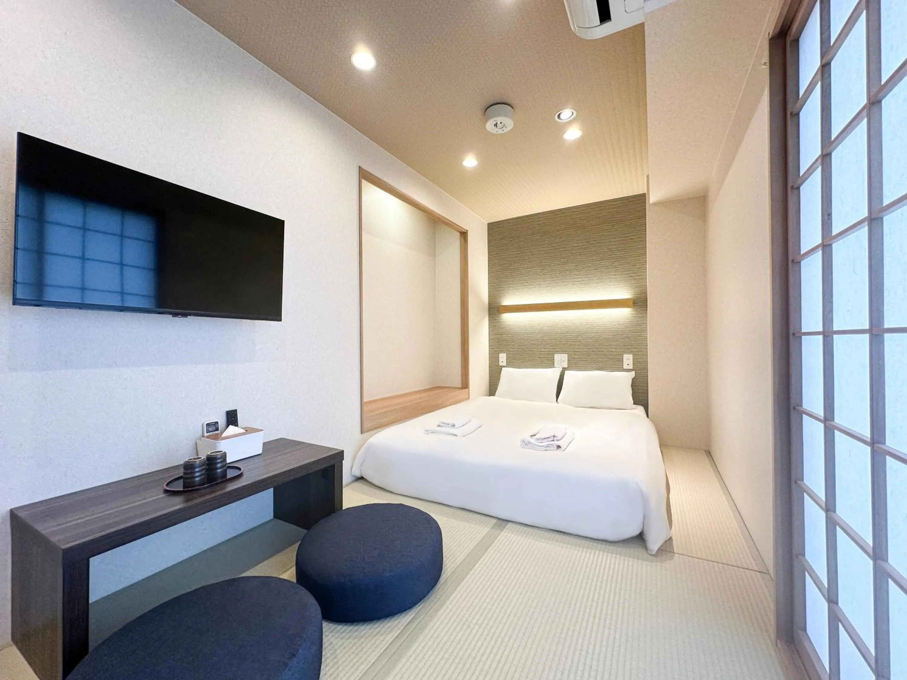 TV and multimedia, Bed in Osaka Ebisu Hotel