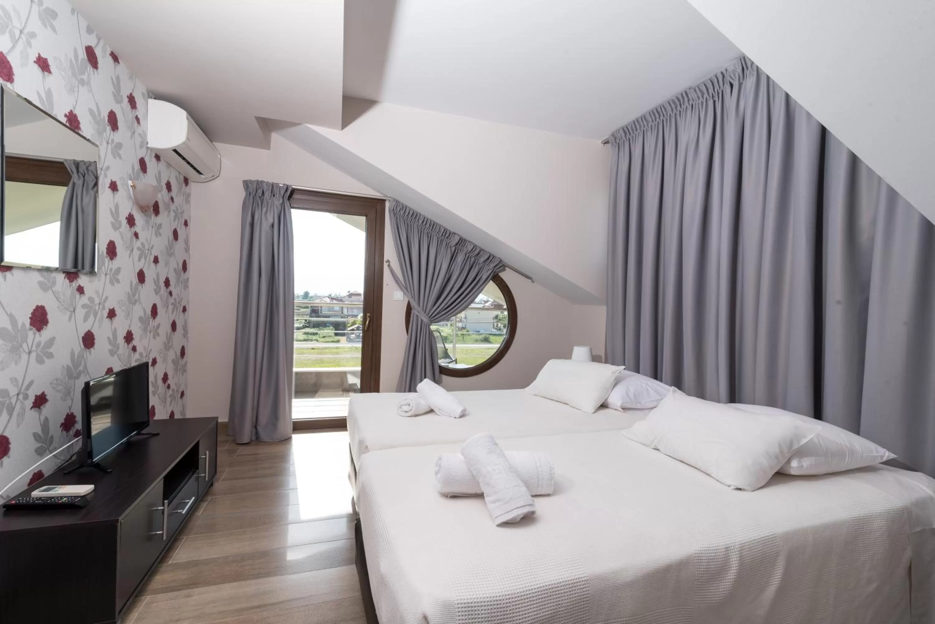 Photo of the whole room, Bed in Principal New Leisure Hotel