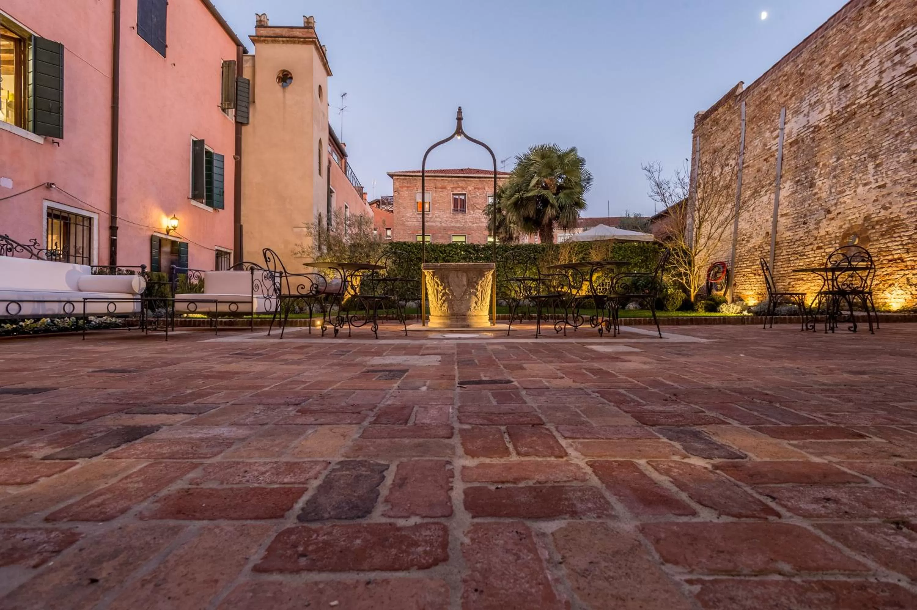 Garden in Hotel Nani Mocenigo Palace