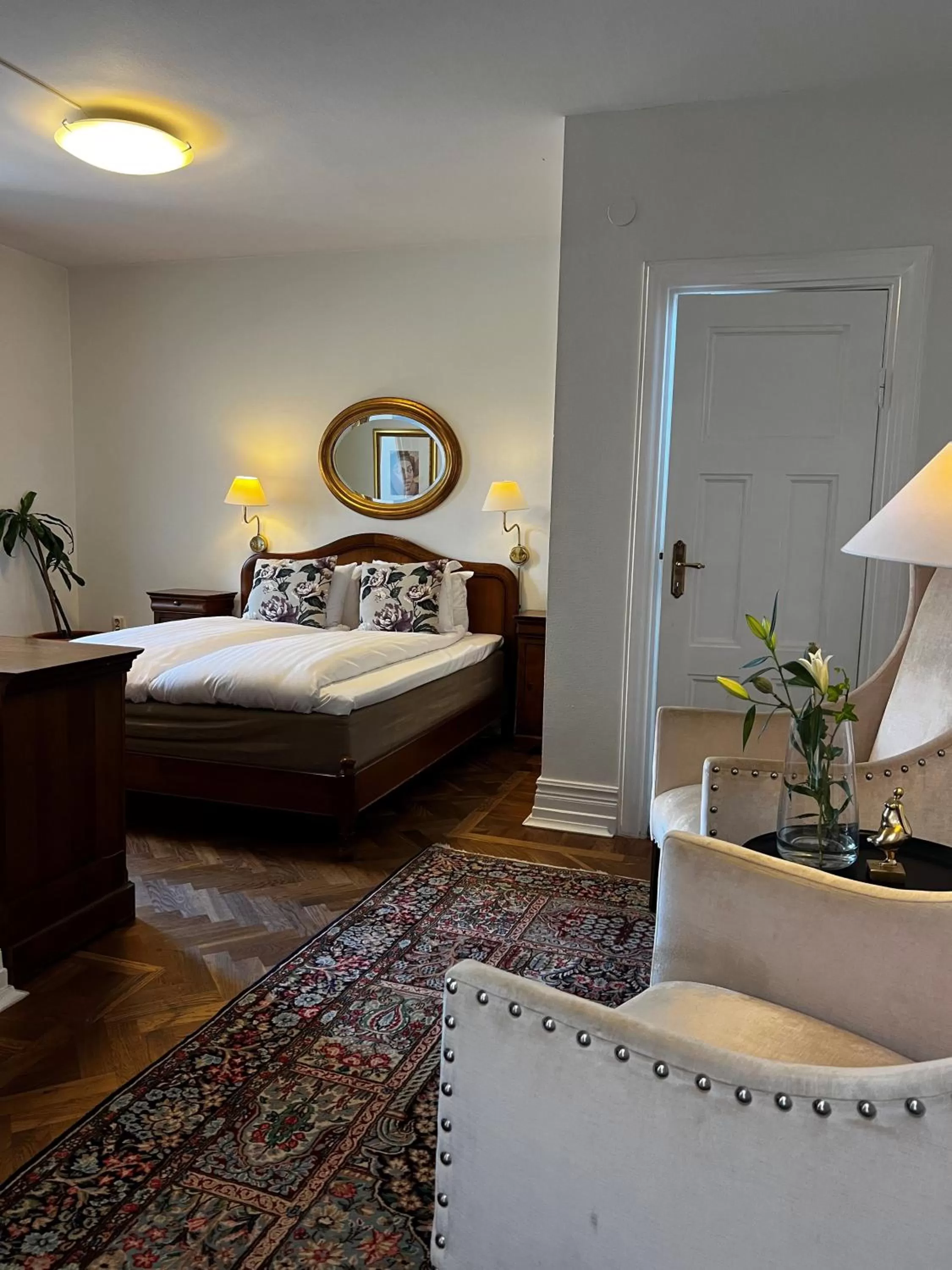 Property building, Bed in Hotell Dannegården