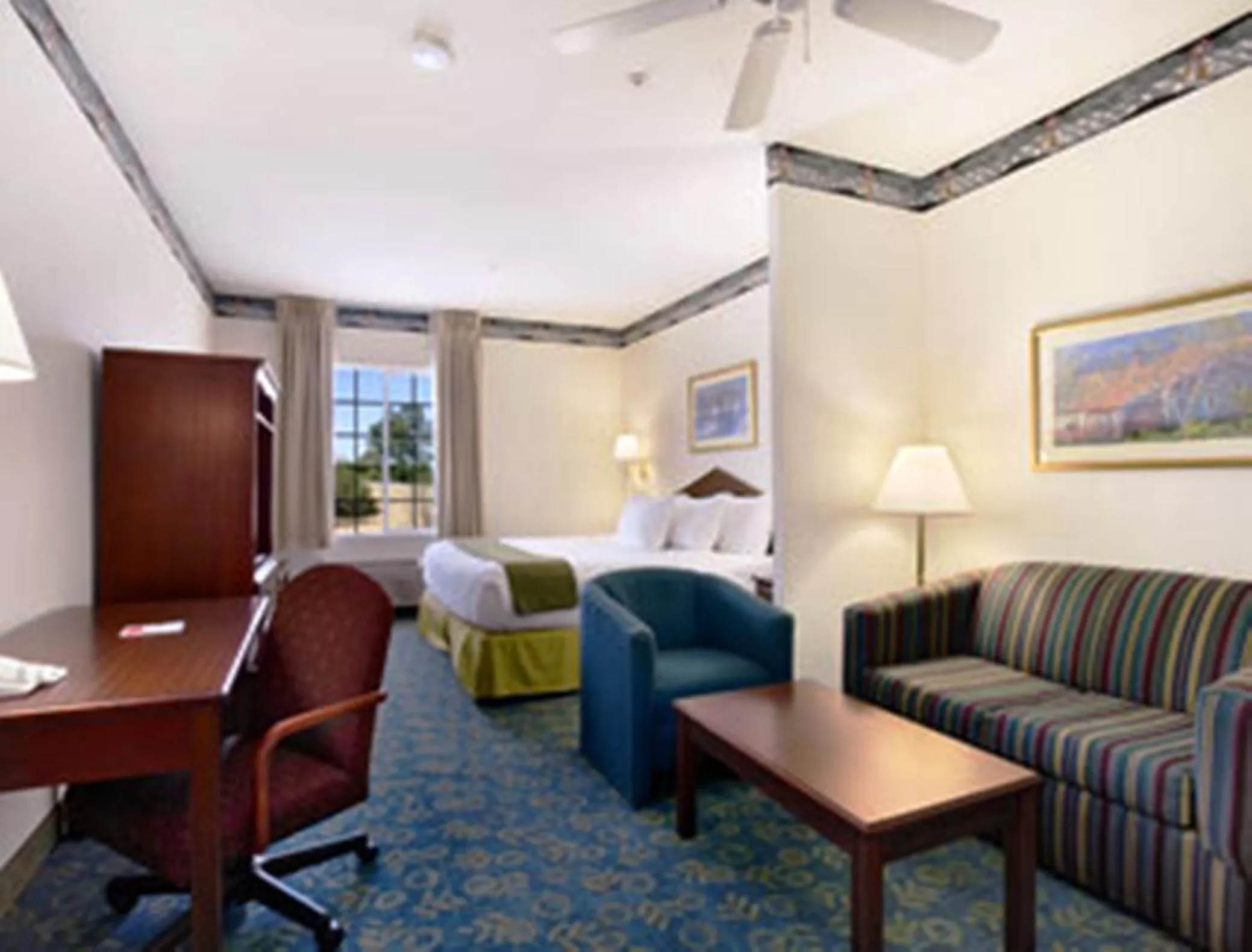 Photo of the whole room in Ramada by Wyndham Williams