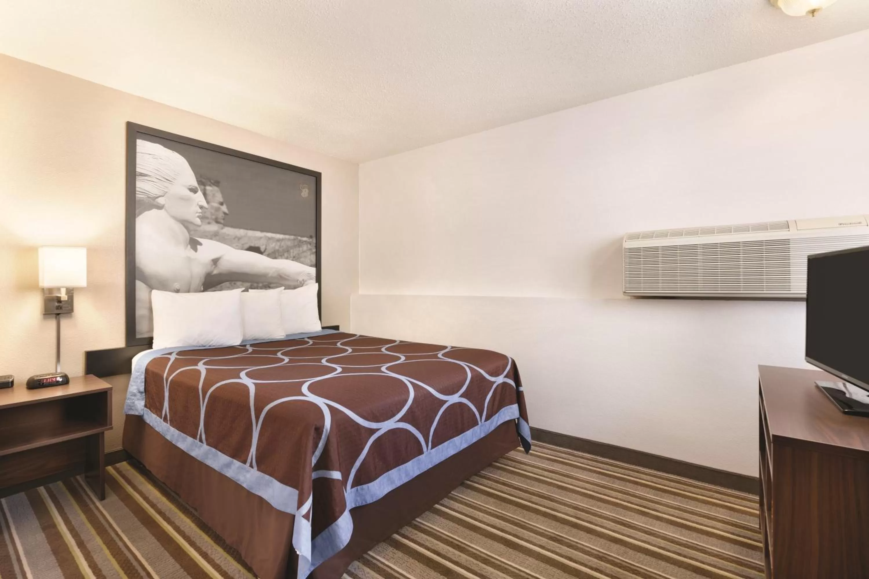 Photo of the whole room, Bed in Super 8 by Wyndham Custer/Crazy Horse Area