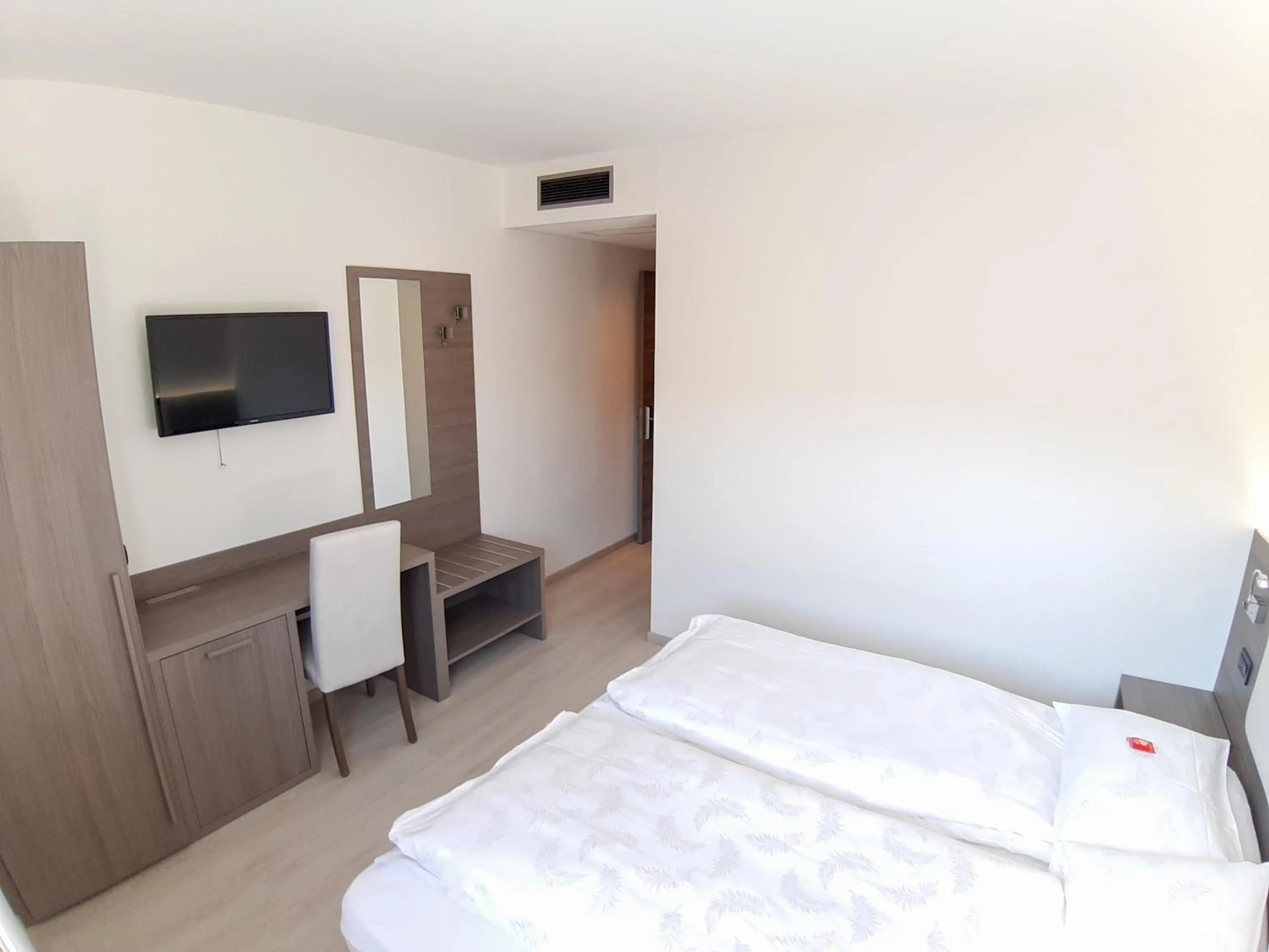 Photo of the whole room, Bed in Hotel Garnì Villa Fontana