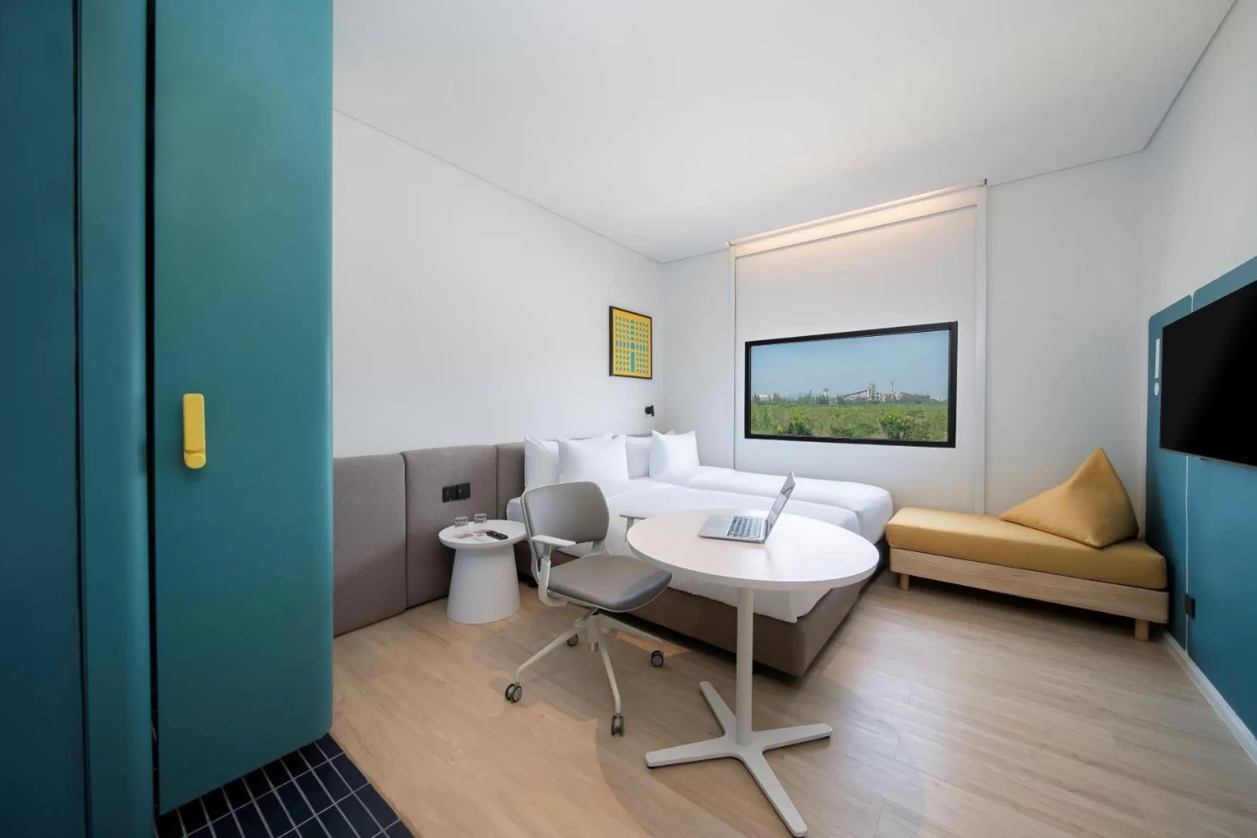 Photo of the whole room in GO Hotel Bowin at Robinson Lifestyle Bowin