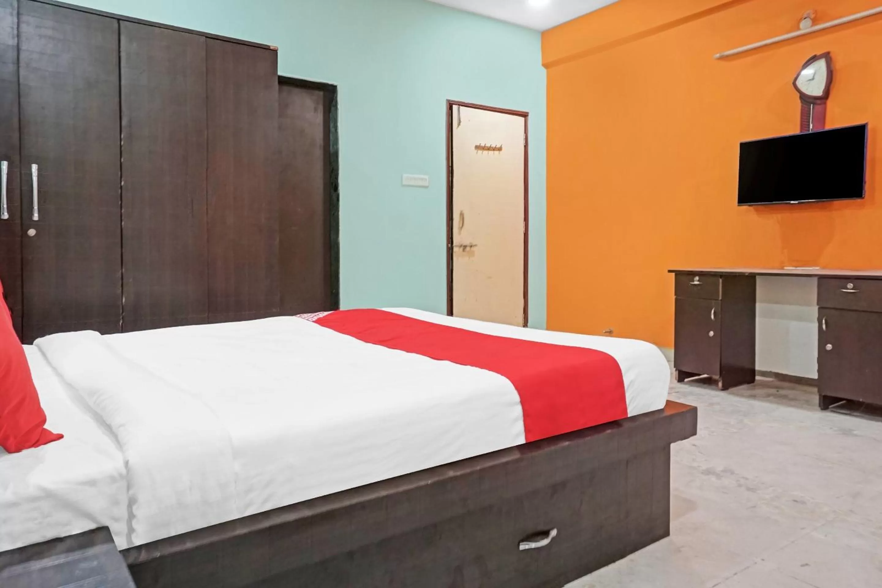 Bedroom, Bed in OYO Flagship 87488 Motel Excellency