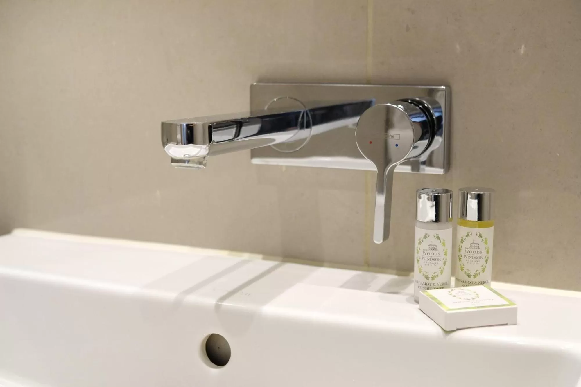 Bathroom in Morton Hotel