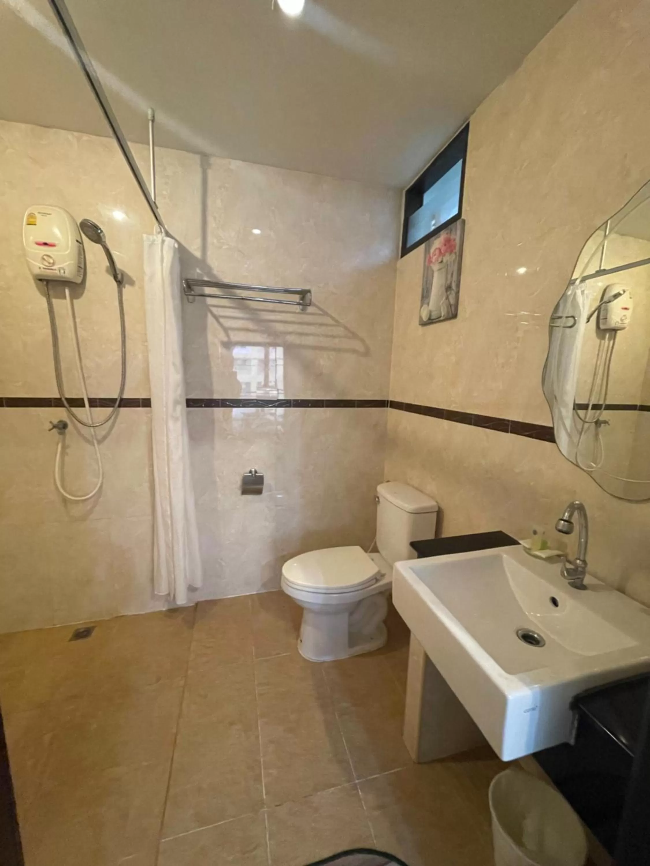 Shower in Babylon Residence Inn pattaya