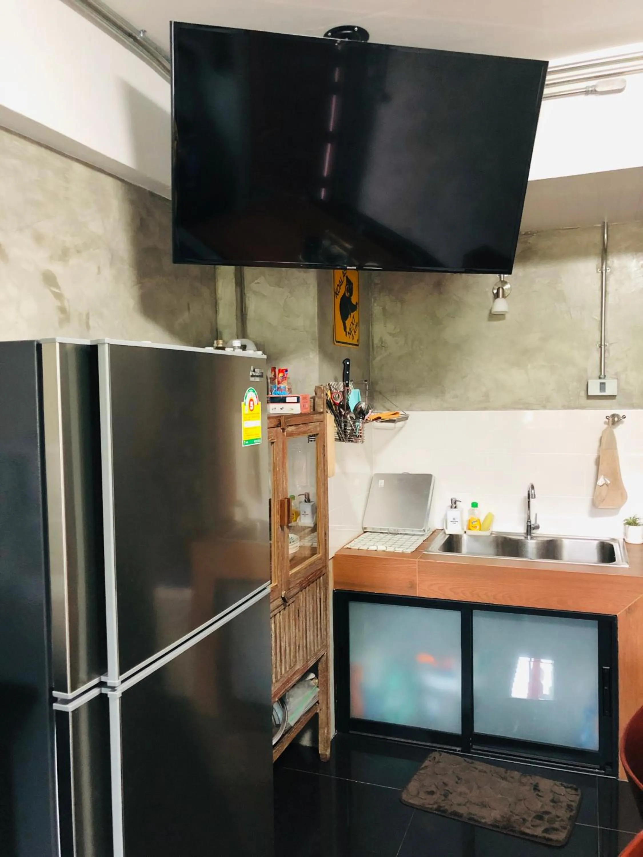 Restaurant/places to eat in Baan Lung Poshtel