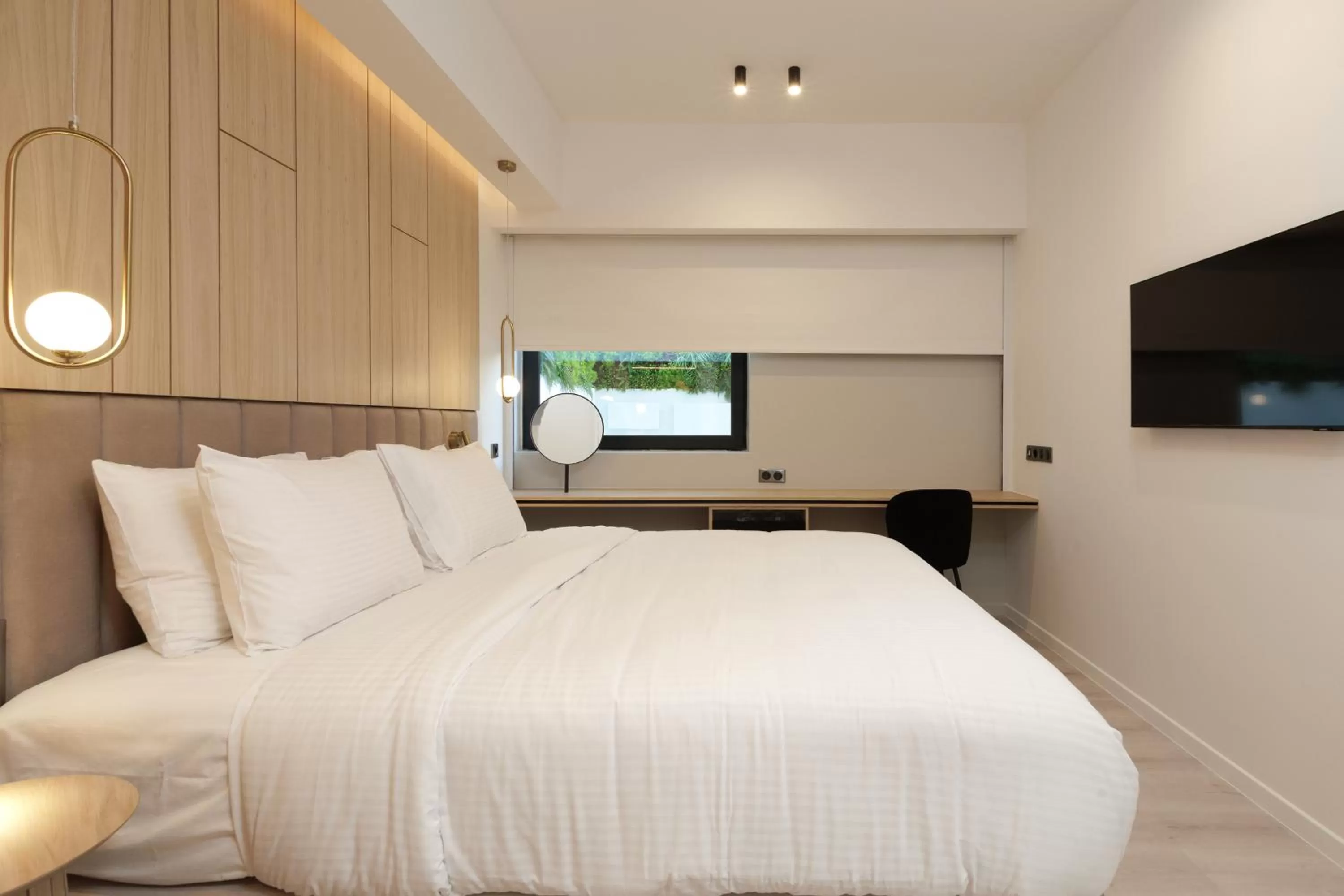 Bed in LUX&EASY Signature Syngrou 234